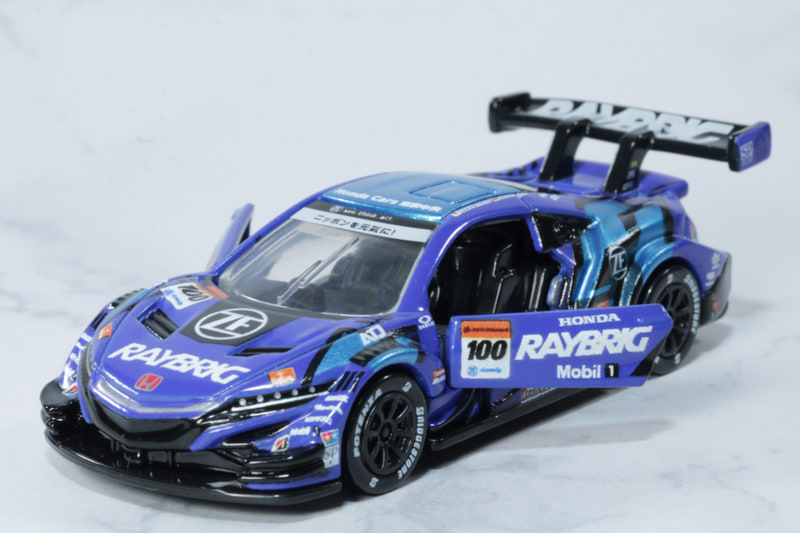 左右ドアの開閉アクションを搭載