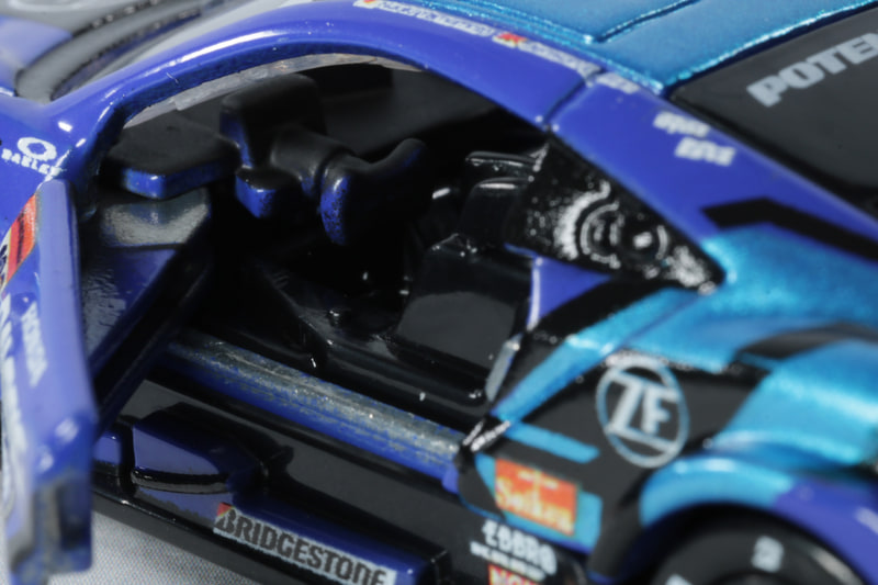 車内の造形もしっかり再現されている