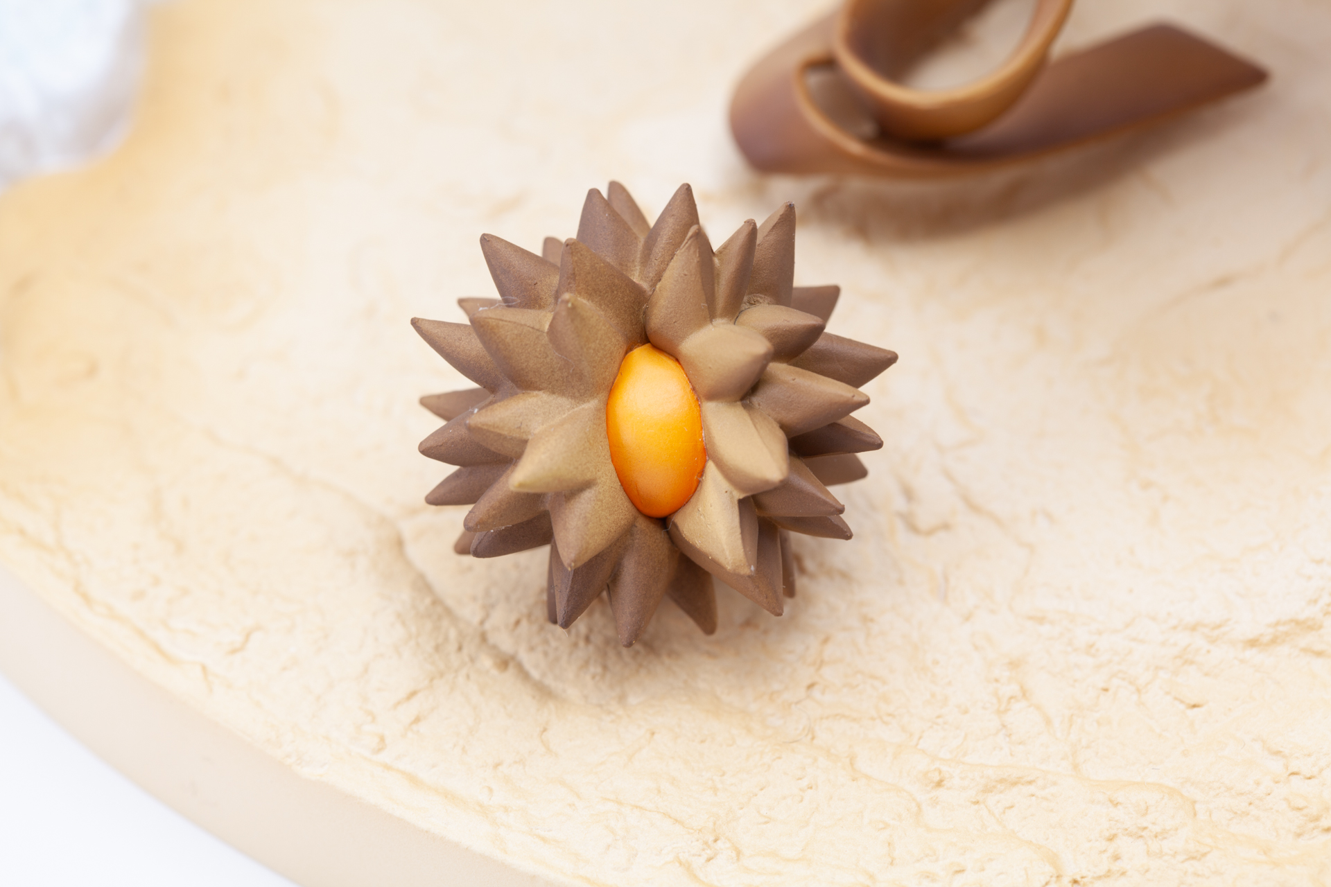 黄色い中身が見える「くり」