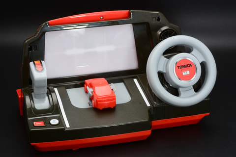 レビュー】タカラトミー「トミカを運転！ハンドルドライバー」レビュー