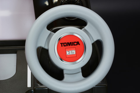 レビュー】タカラトミー「トミカを運転！ハンドルドライバー」レビュー