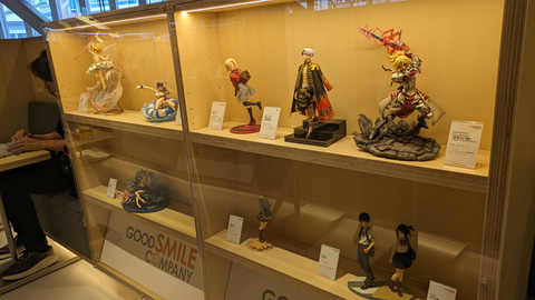 チェンソーマン フィギュア ※ ディスプレイ展示品 等身大チェンソーマン出現！ 「SHIBUYA TSUTAYA」3階SHARE LOUNGE