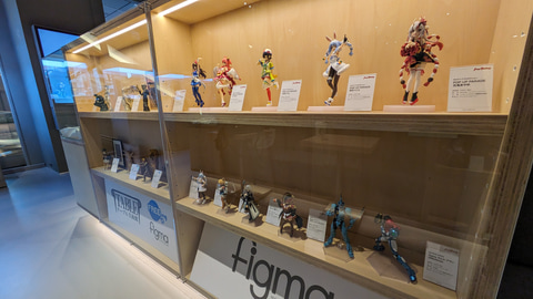 等身大チェンソーマン出現！ 「SHIBUYA TSUTAYA」3階SHARE LOUNGE