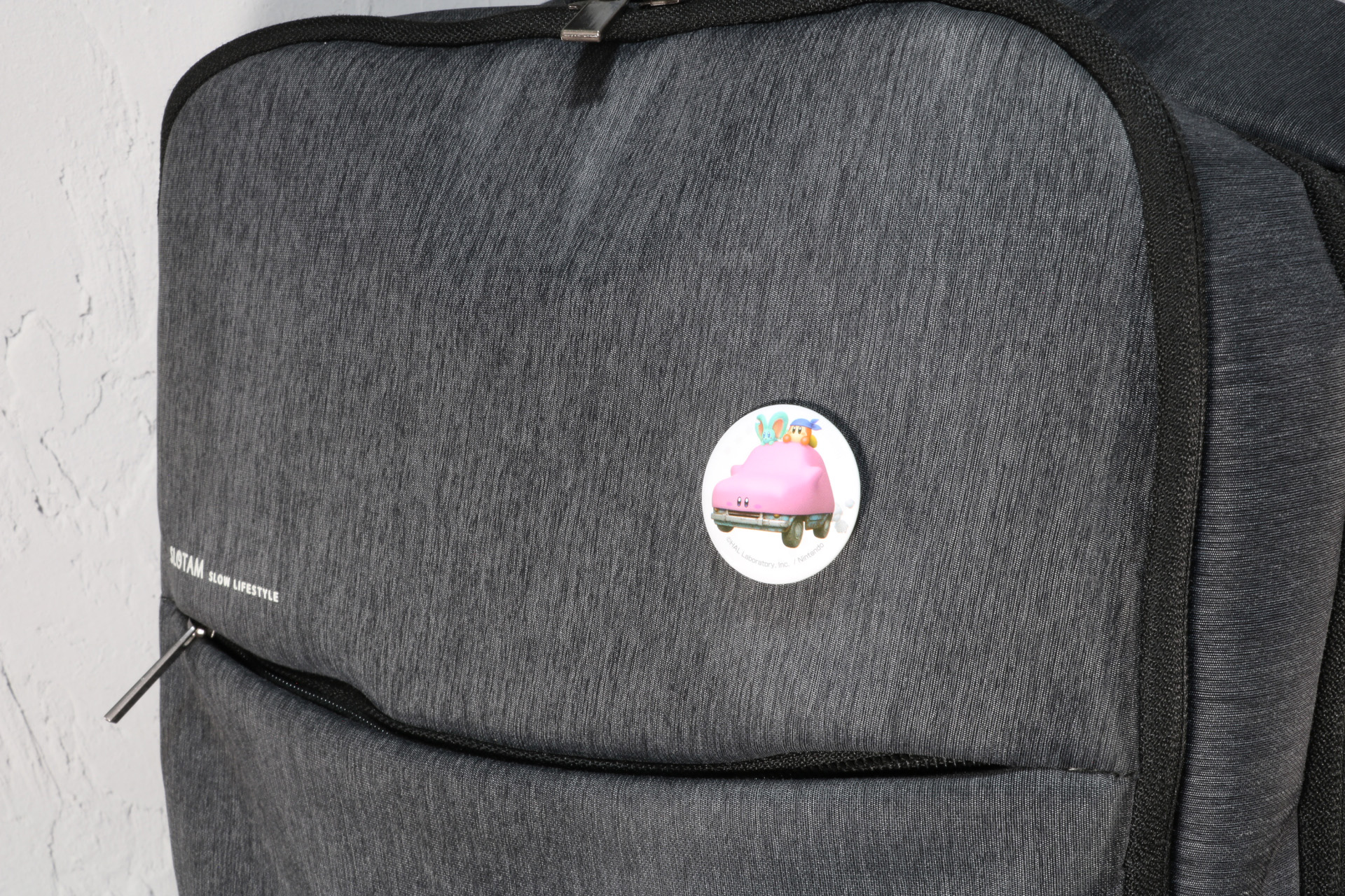 バッグや洋服につけてカービィと一緒にお出かけ