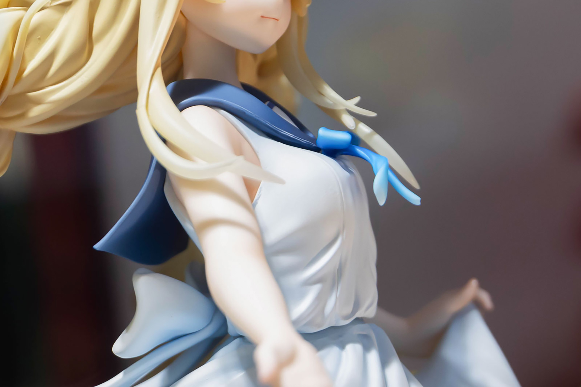 衣装のシワもしっかりと再現されている