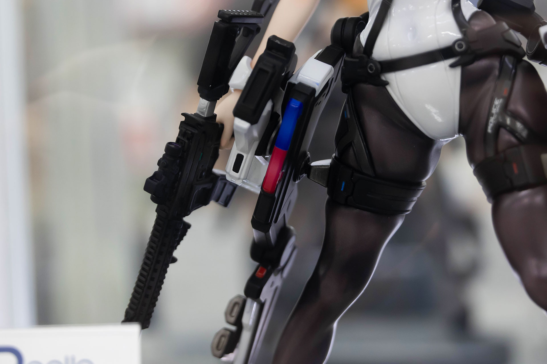 銃器なども精巧に作り込まれている