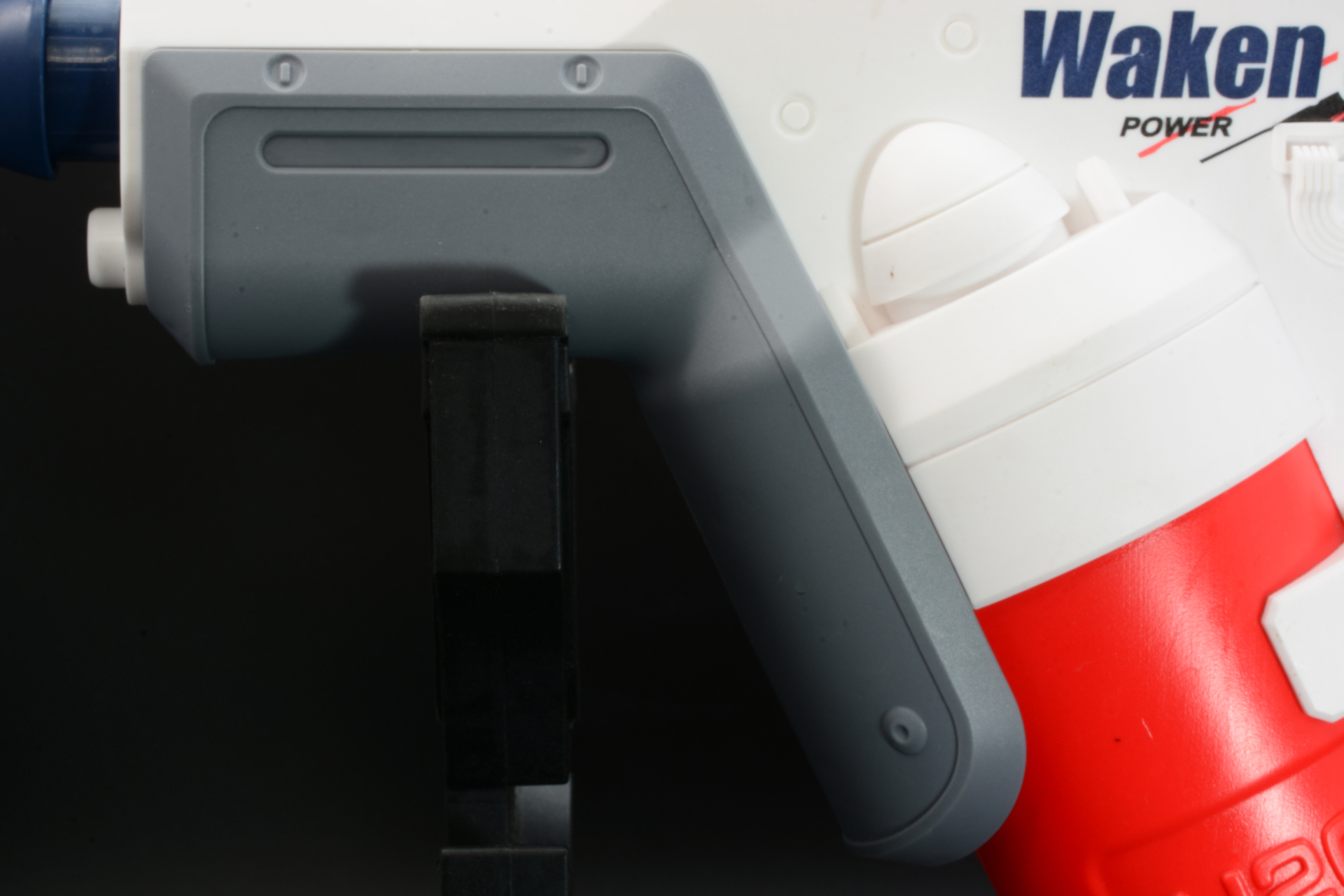 両手保持がしやすいしっかりしたハンドガード