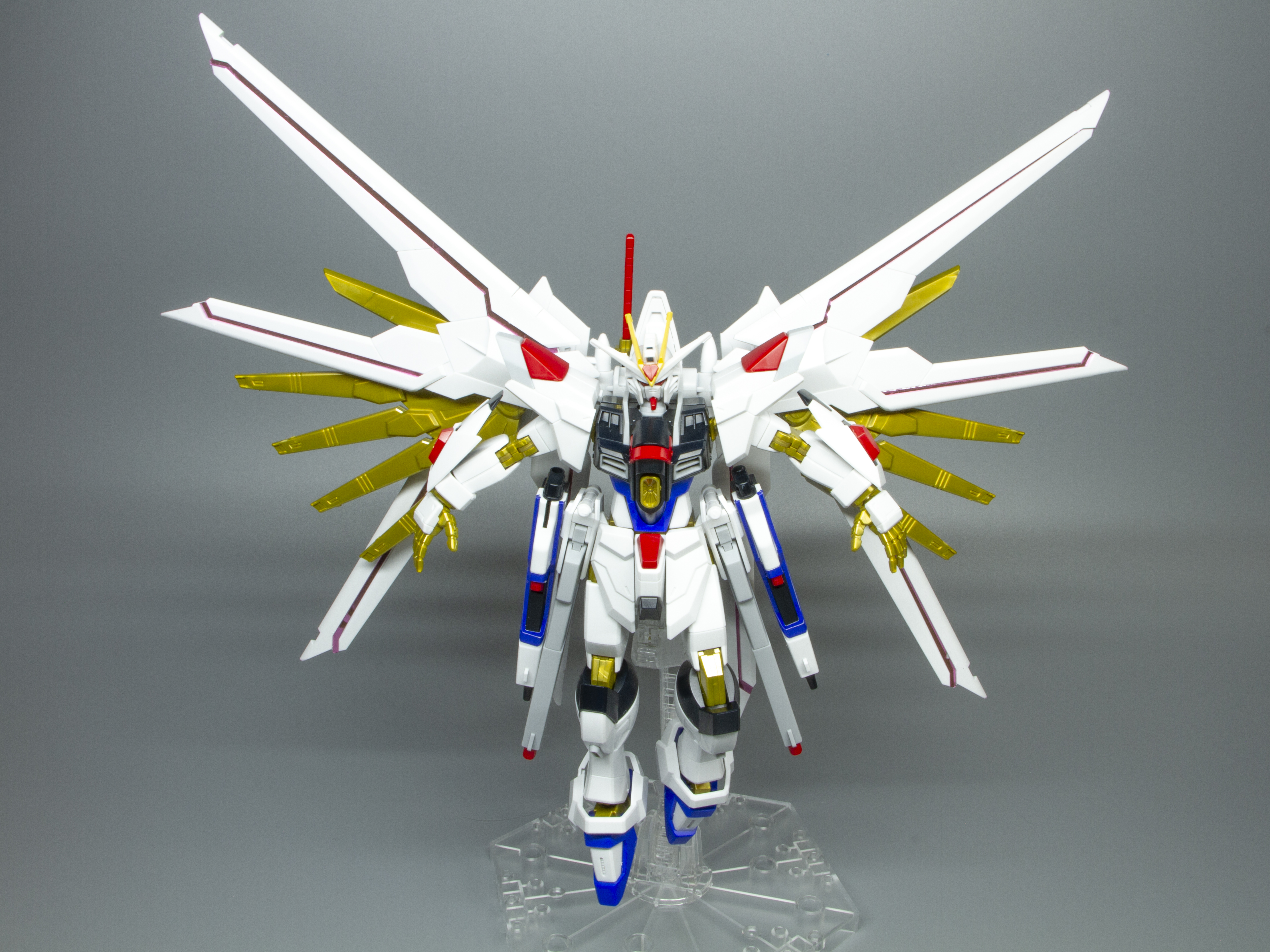 「マイティーストライクフリーダムガンダム」といえば、のポーズ