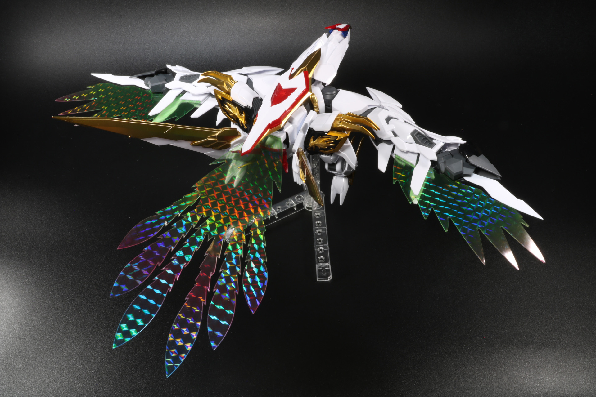 エフェクトパーツはホログラムにグラデーションで豪華な仕上がりとなっている