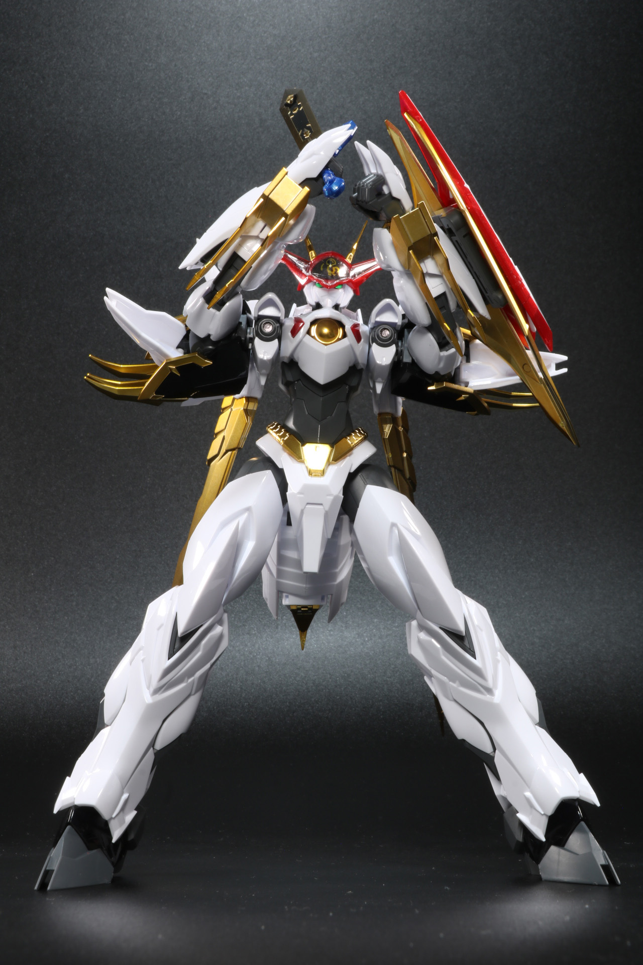 片膝立ちのアクションも可能