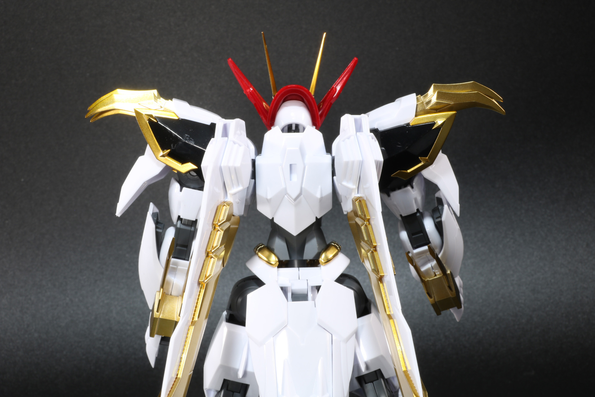 ウィングを左右に広げた位置に調整