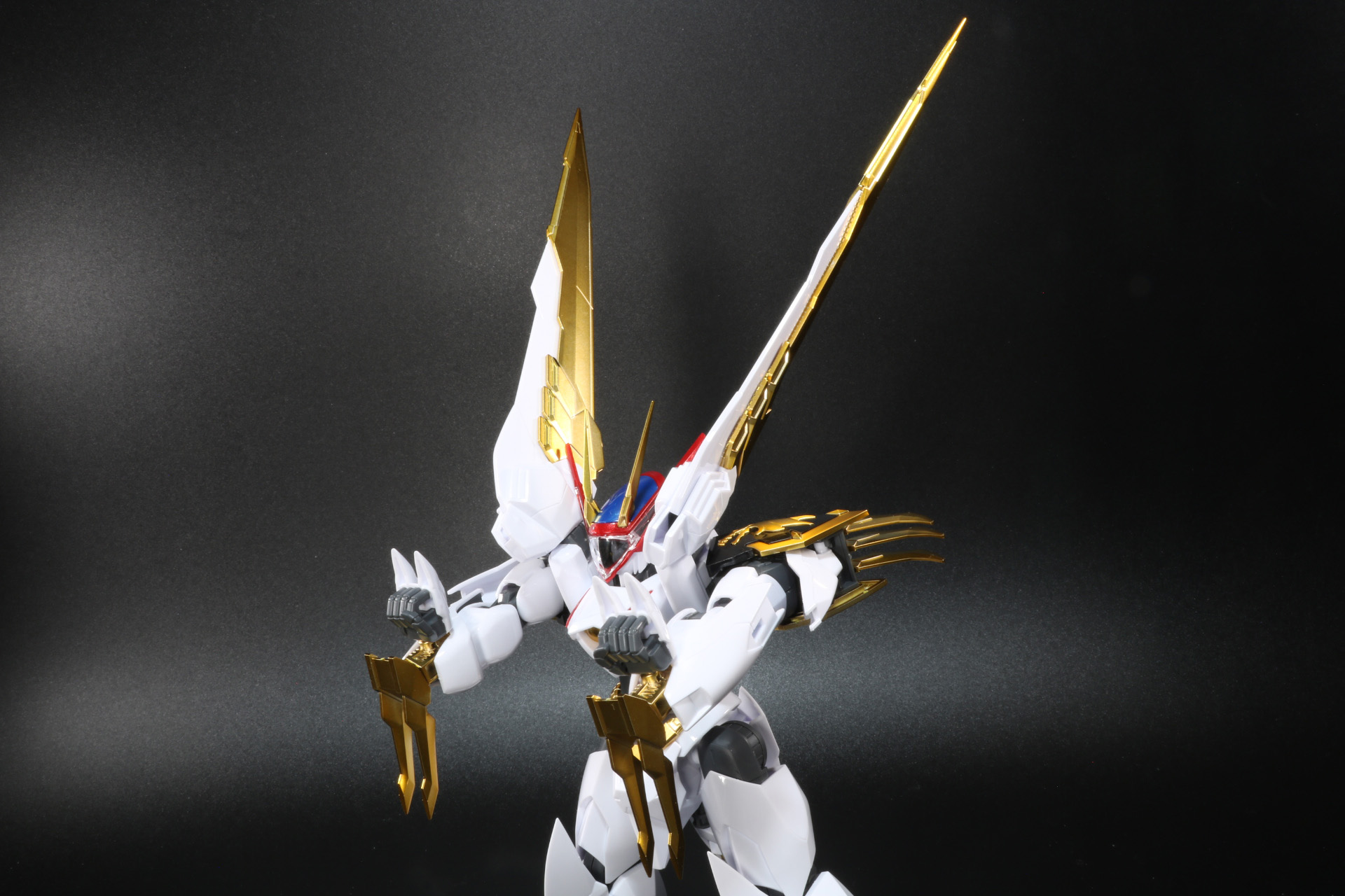 胸部の左右ユニットを反転させて、頭部側に回す