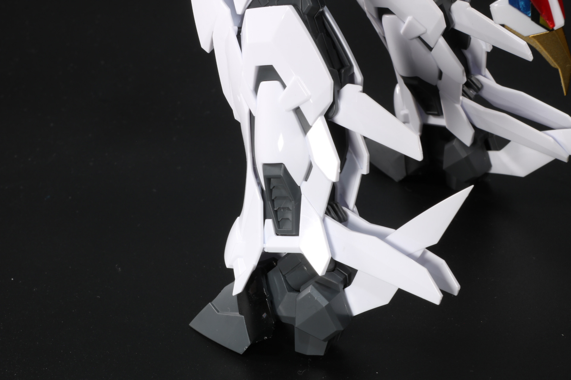 脹脛に収納されているパーツを引き出す