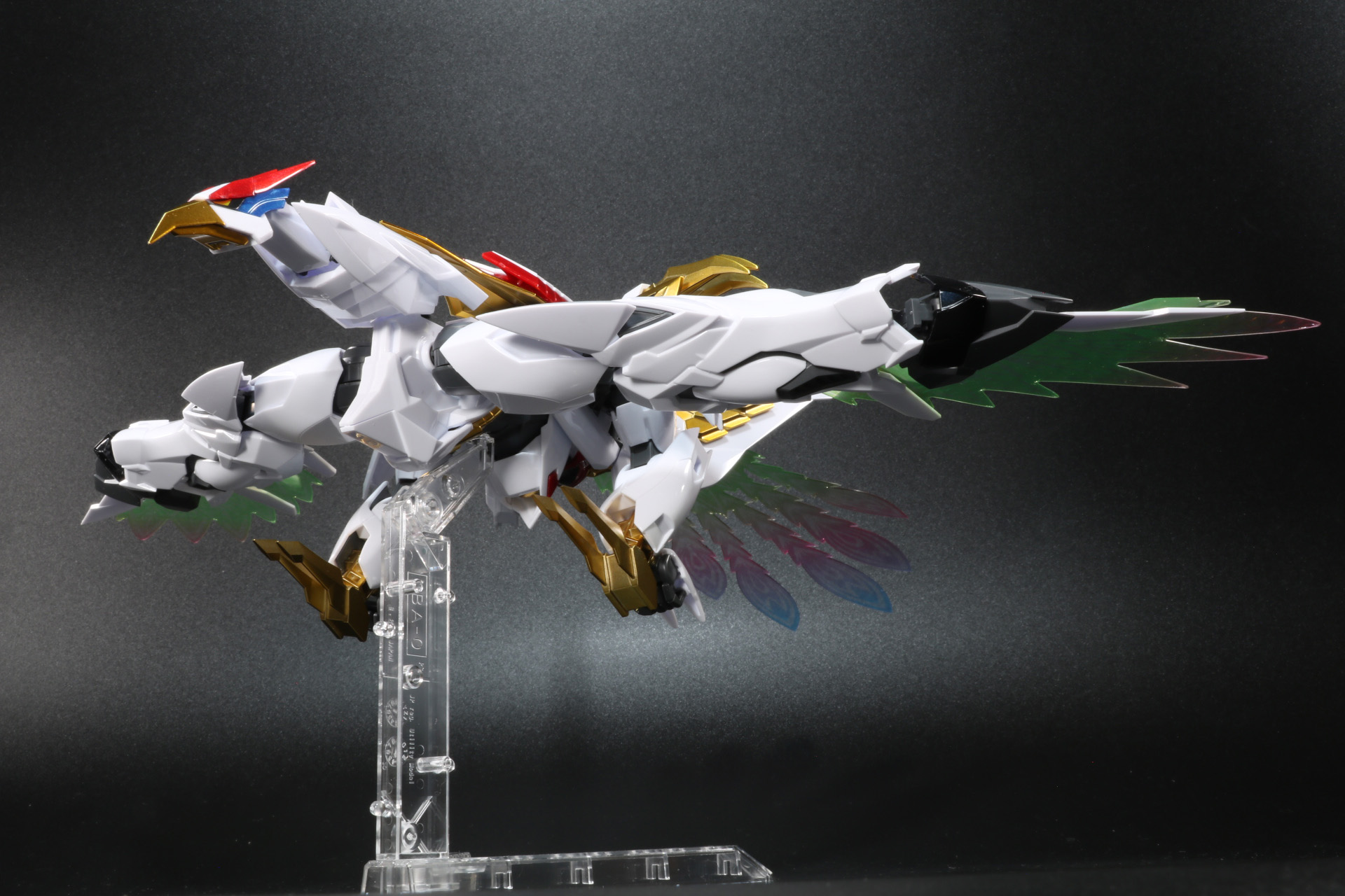 横から見ても鳥のシルエットがわかる