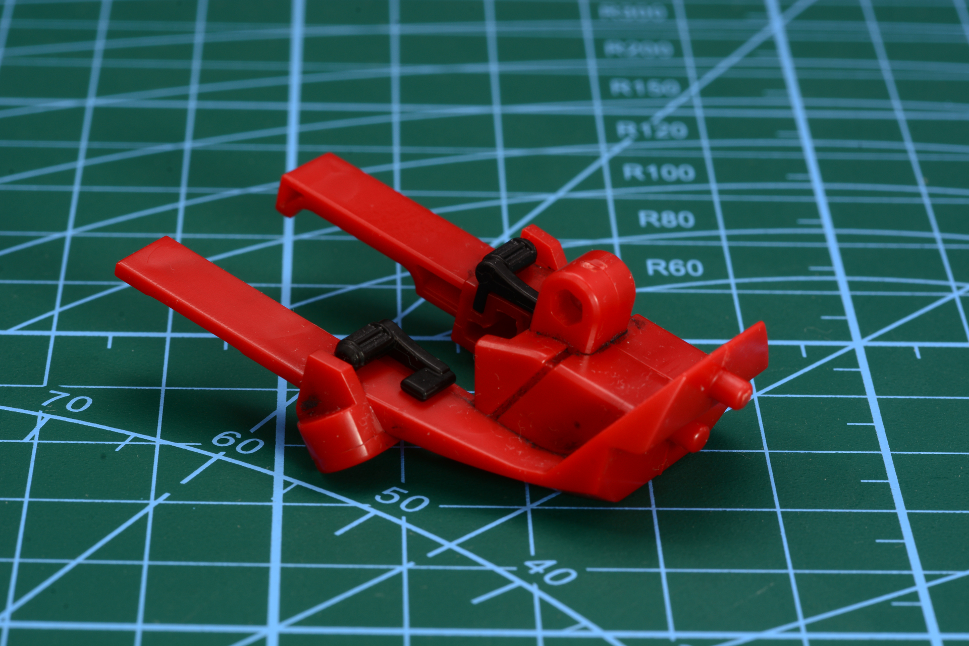 ボディの組立は最初はバイクのシルエットになるところが面白い