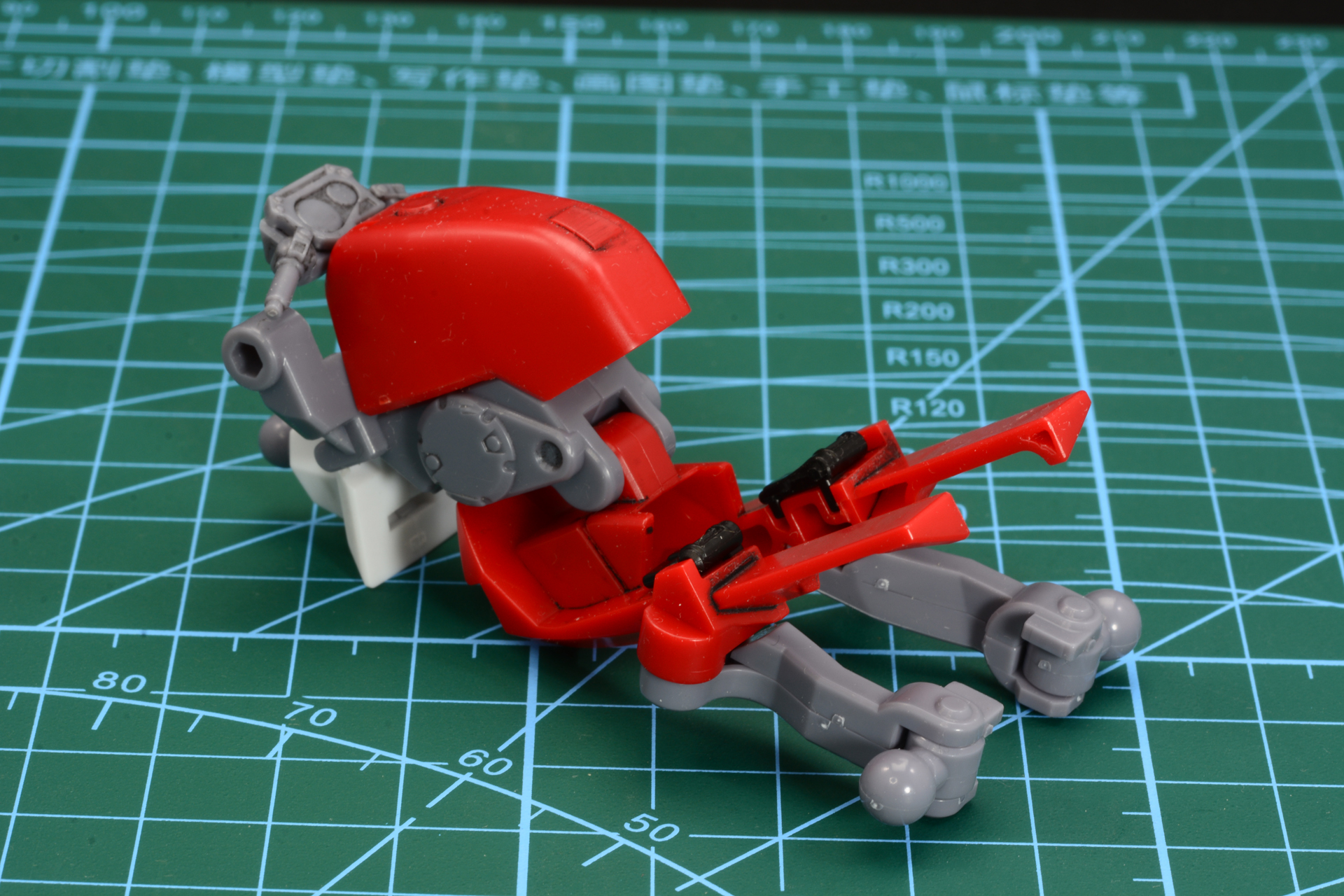 ボディの組立は最初はバイクのシルエットになるところが面白い