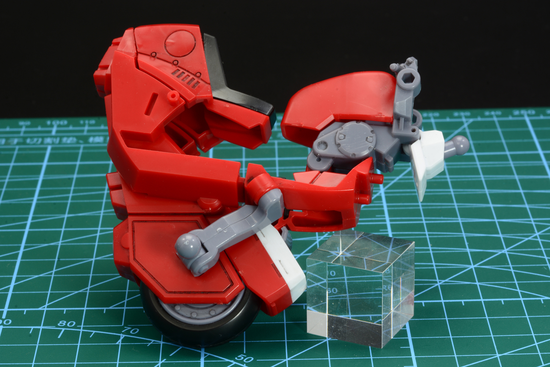 折畳むことでロボットのボディに