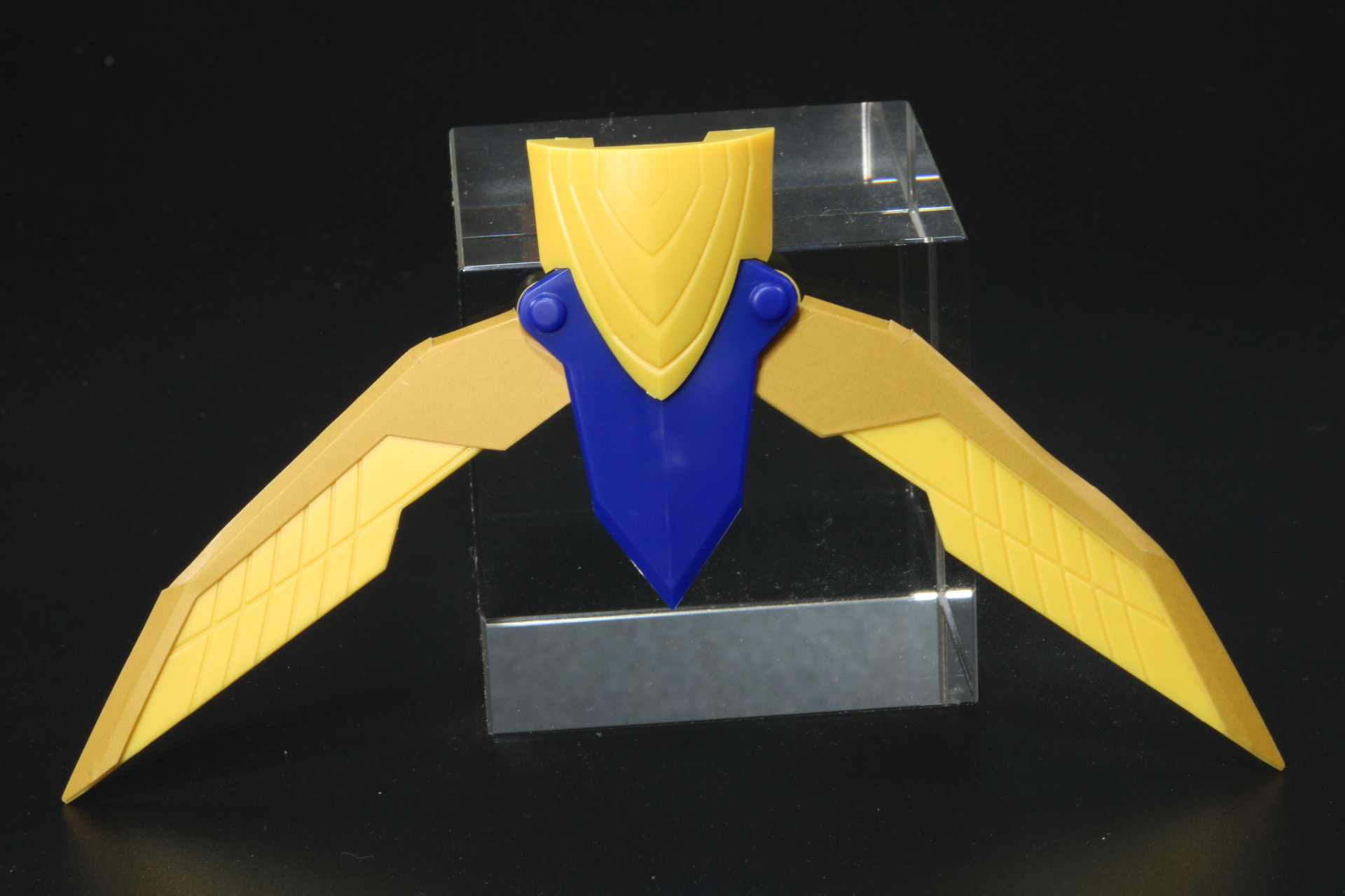 頭部裏の接続部に盾を付けて完成