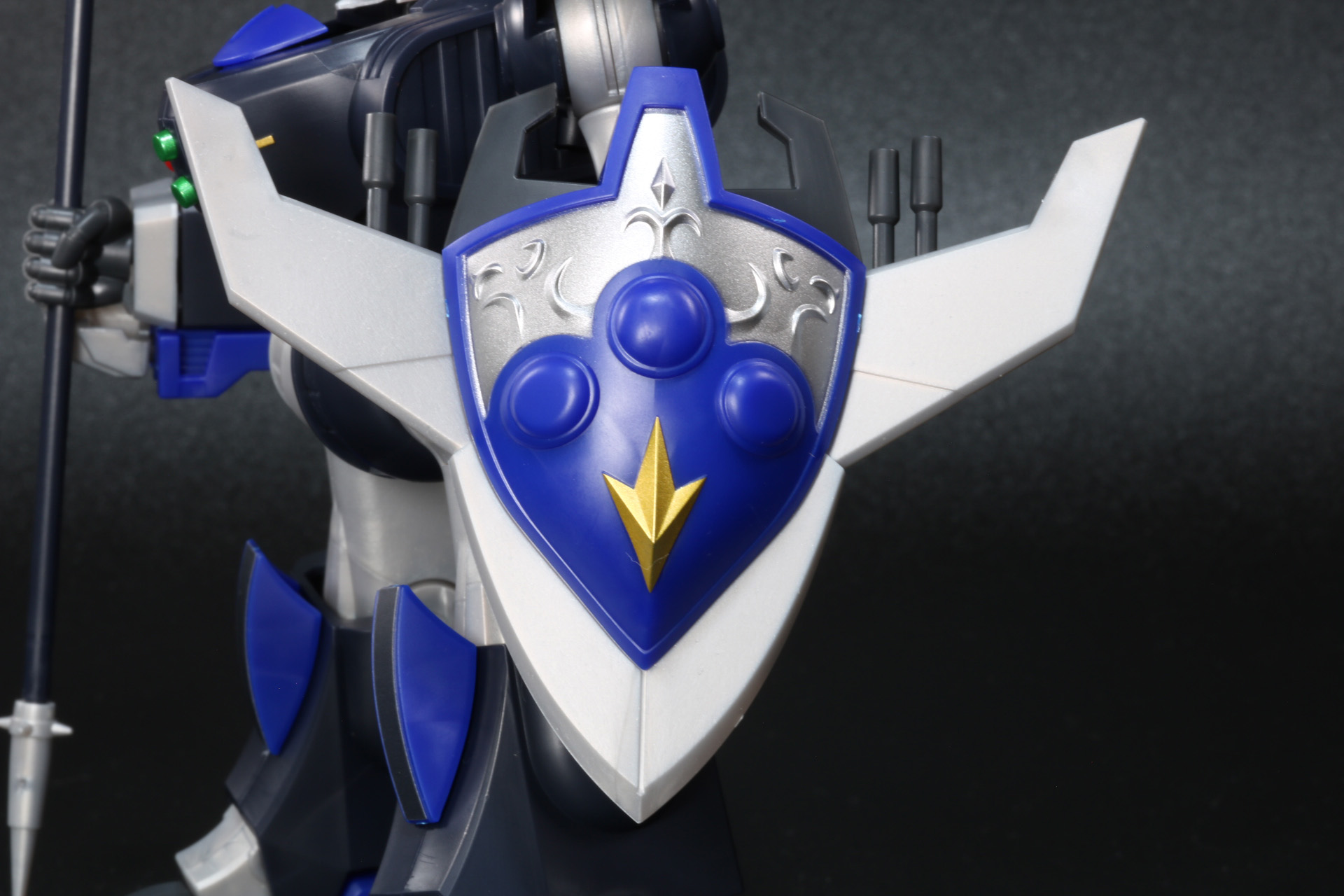 盾もビッグサイズ