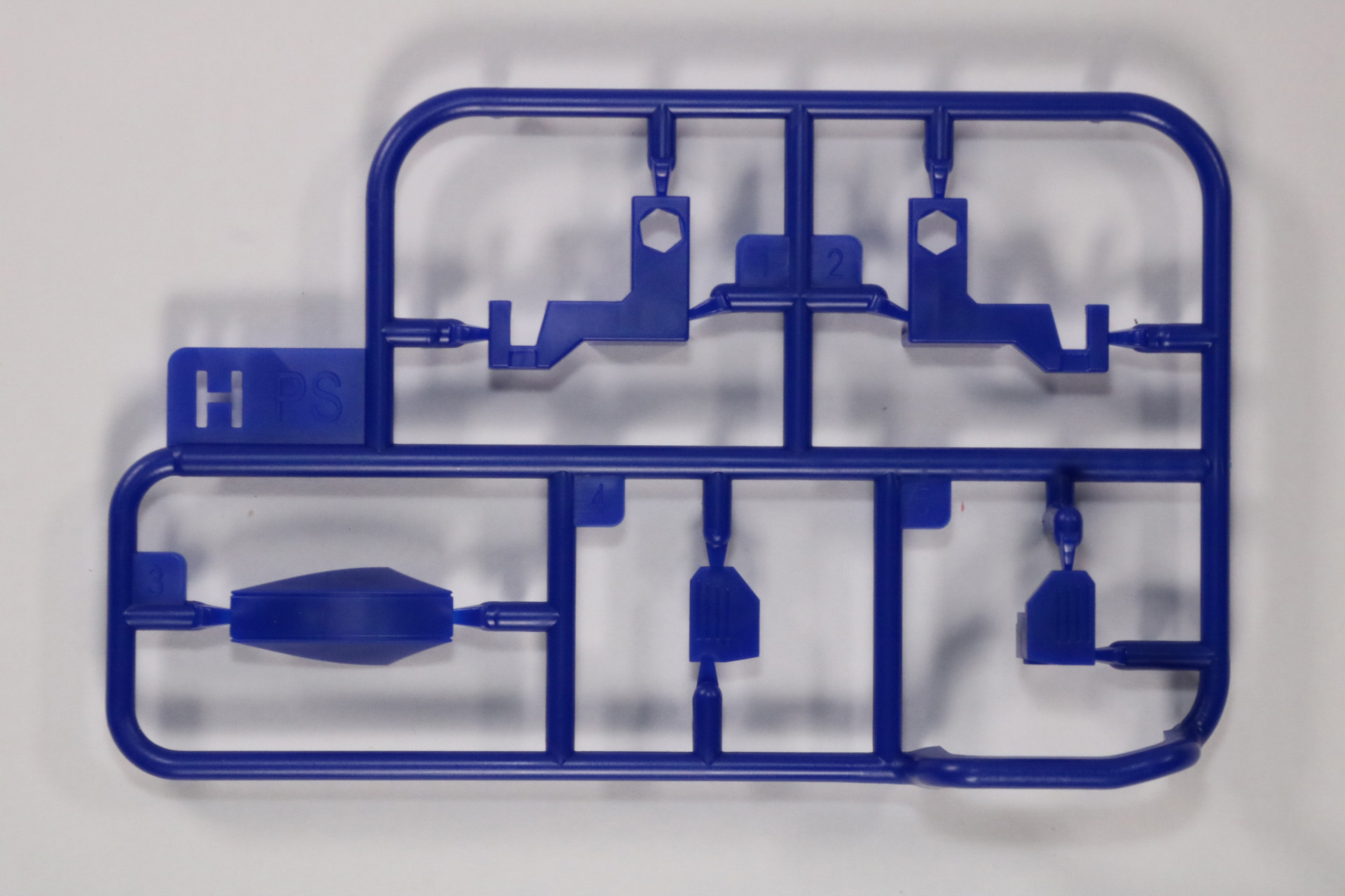 Hパーツ。こちらは2枚入っている
