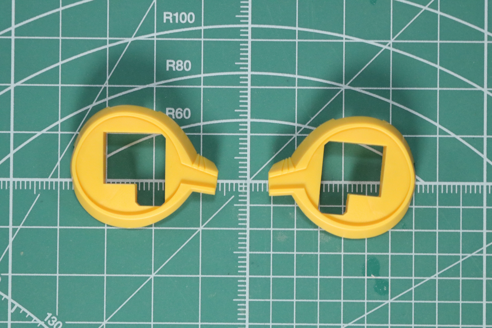 脇部分はシールで色分け