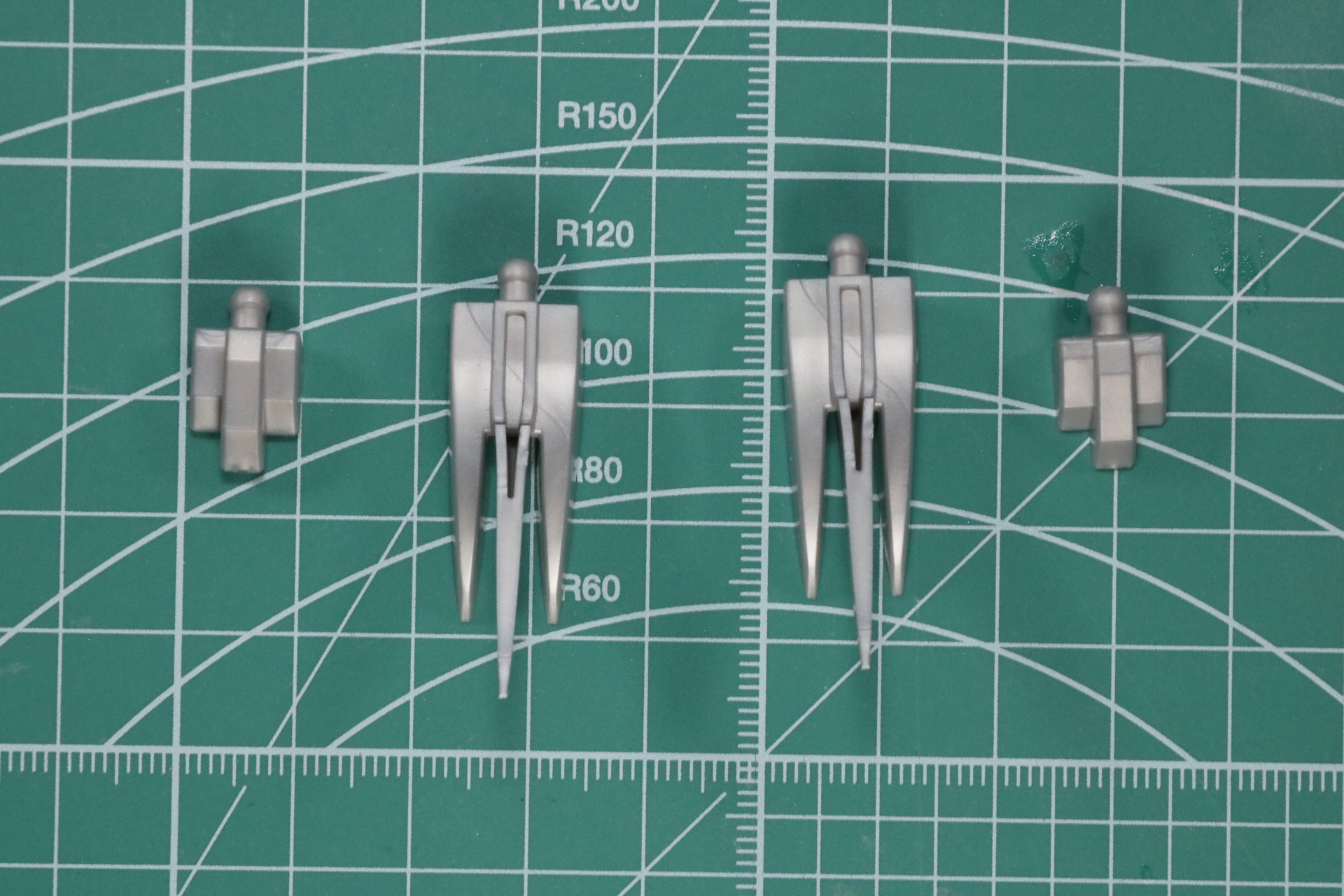 パンサークローの組み立て