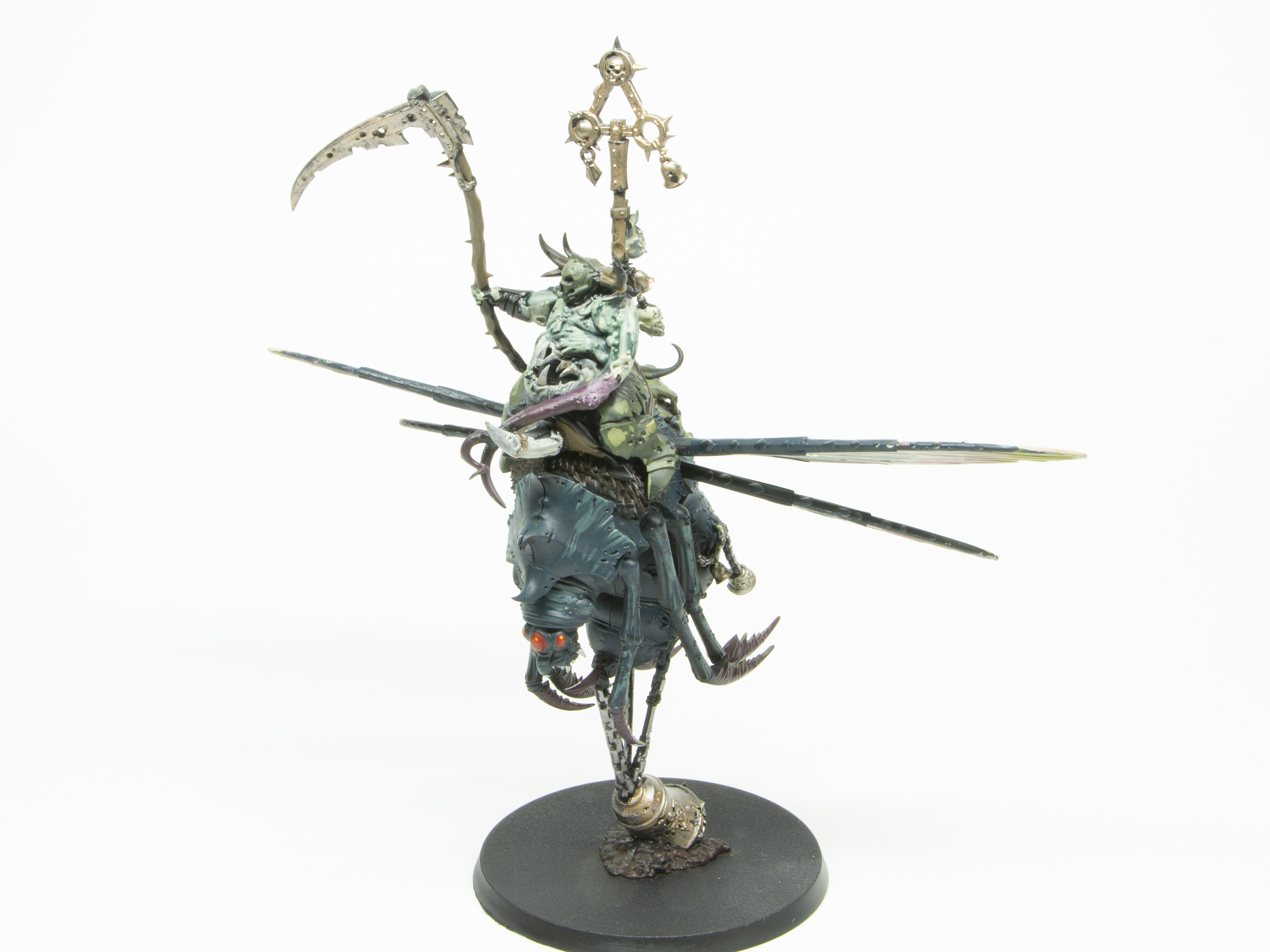 ヴァンガードのうちの「パスゴイル・ブライトロード」を塗った姿。目を宝石のように塗り込んだり、翅を混色で仕上げたりと実験的な項目が多かった