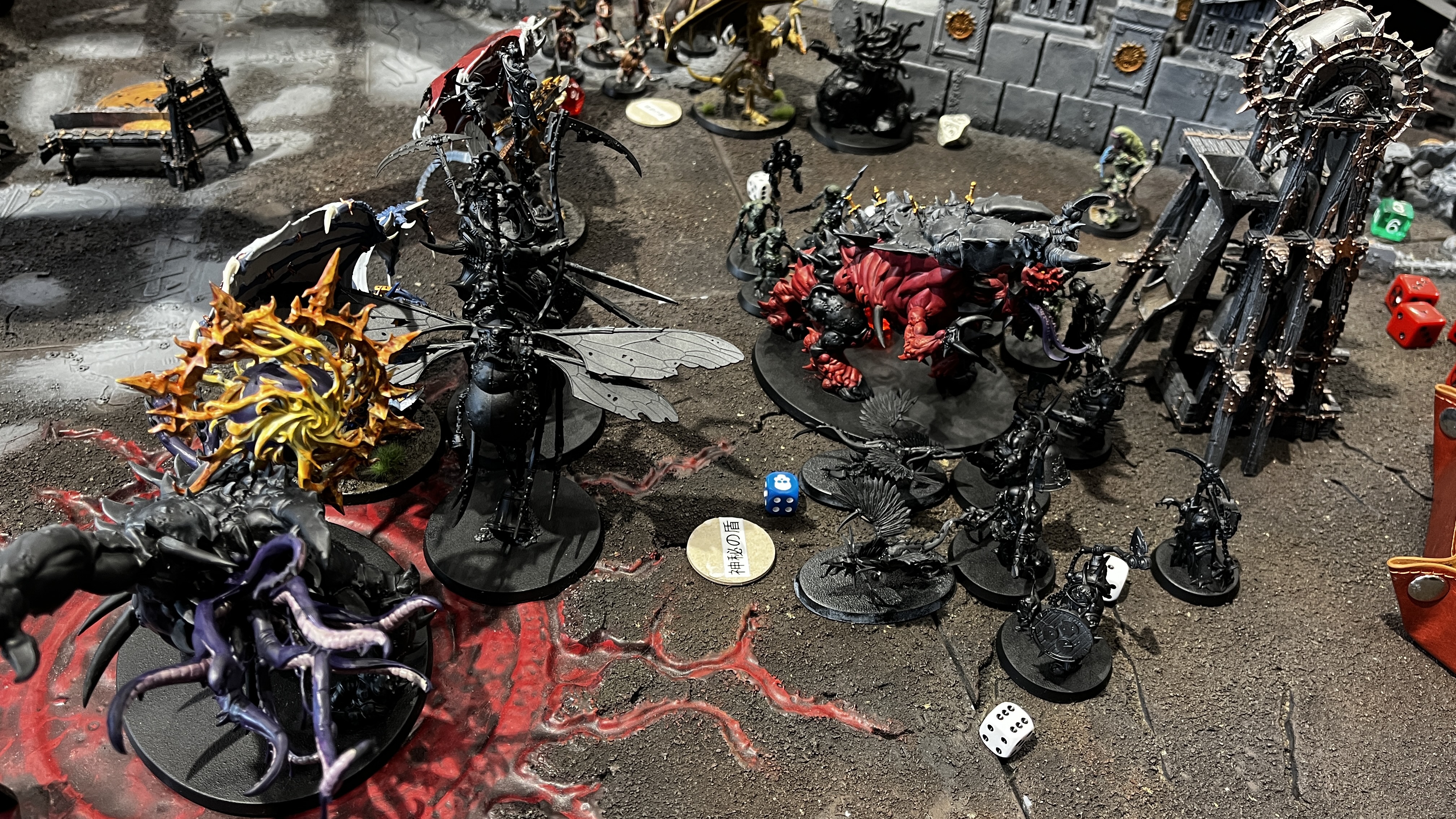 これは上記のお相手との2戦目。戦列を狭く厚く形成し、お互いに総力戦となる