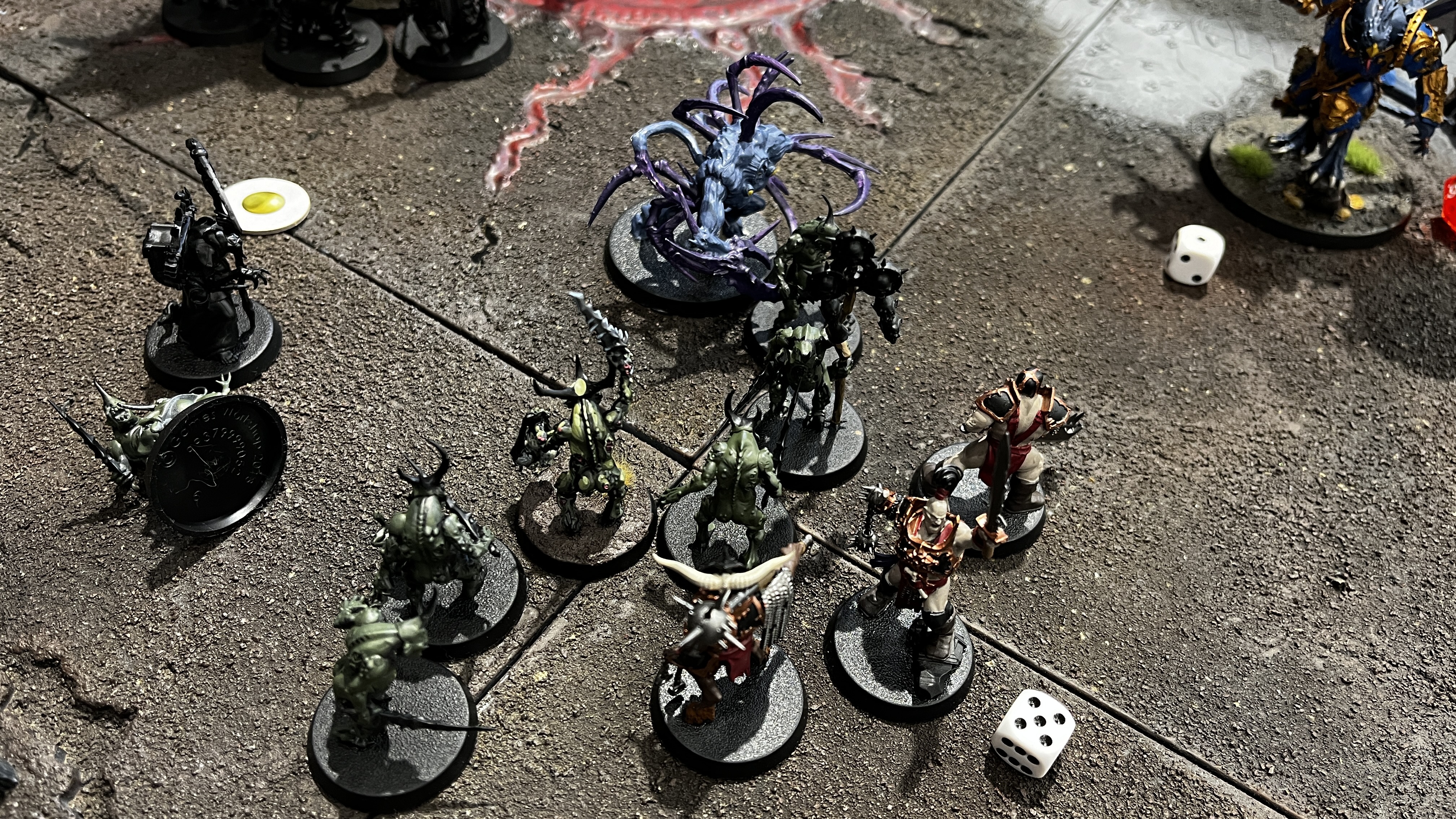 魔神が倒れ、別の怪物に変えられてしまった