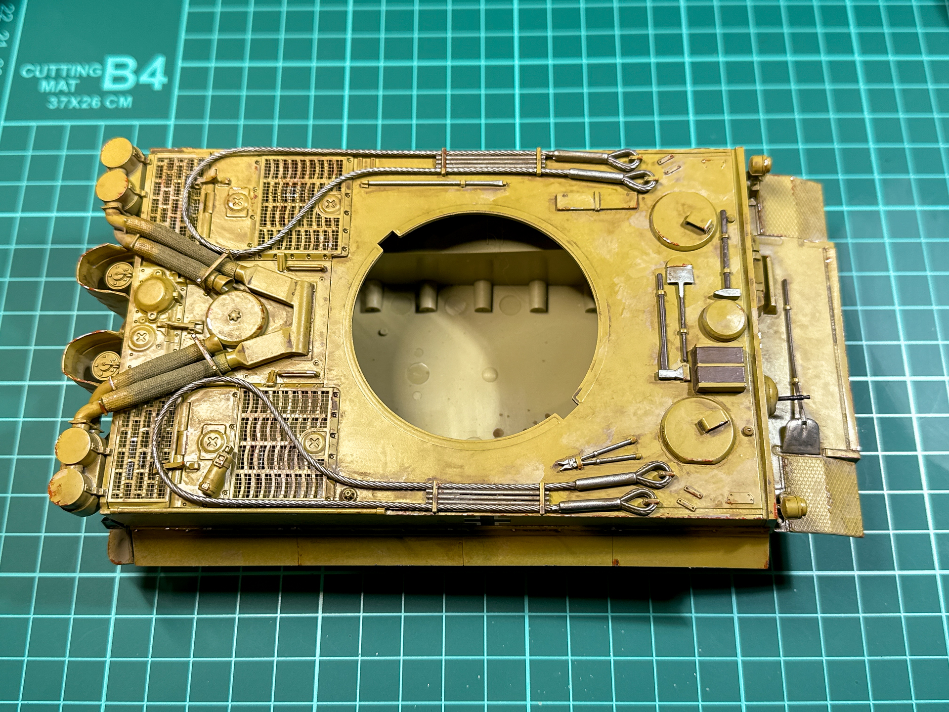 地金の露出を表現した車体。いいアクセントカラーになりました。