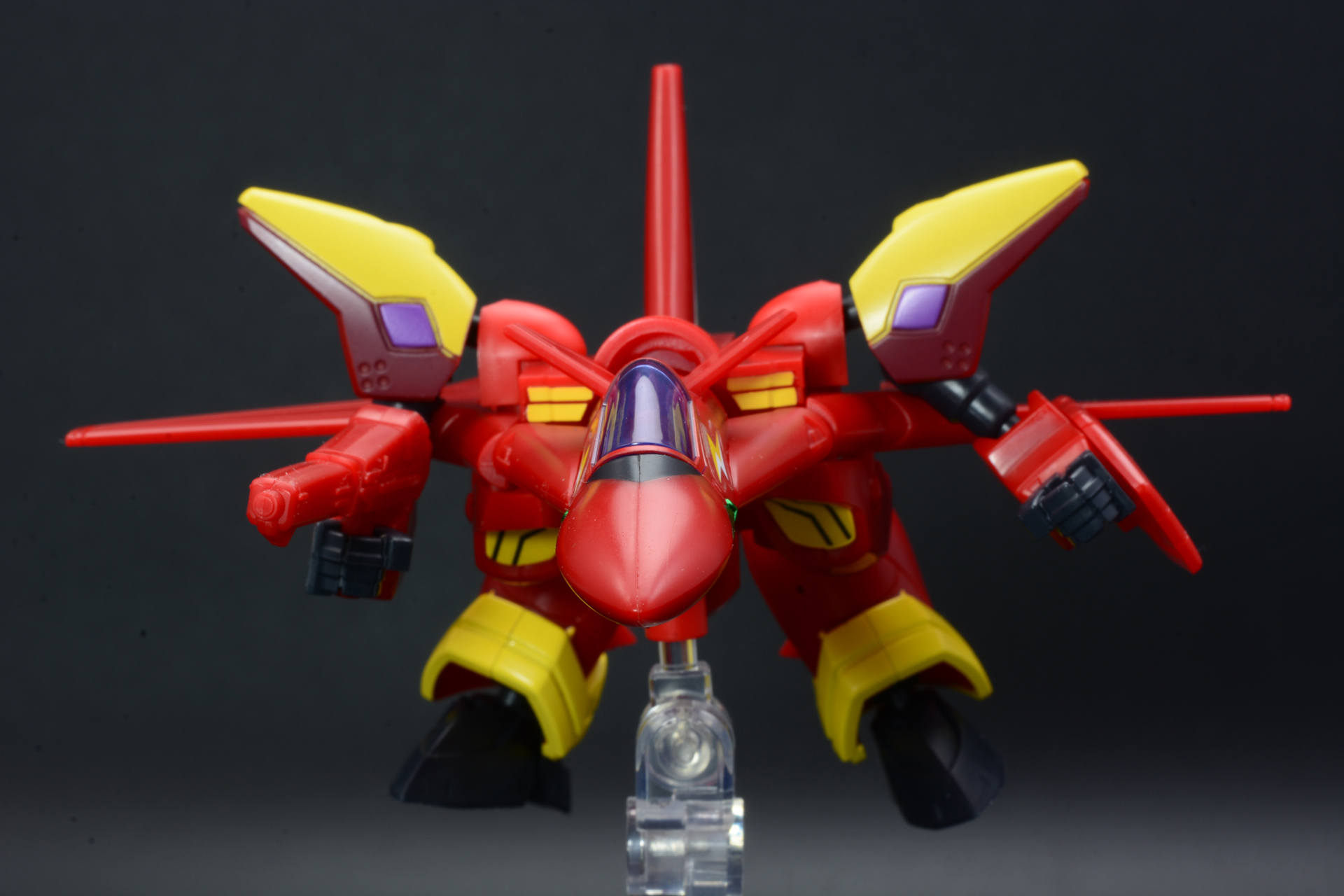 『マクロス』シリーズのバルキリーならではのガウォーク形態