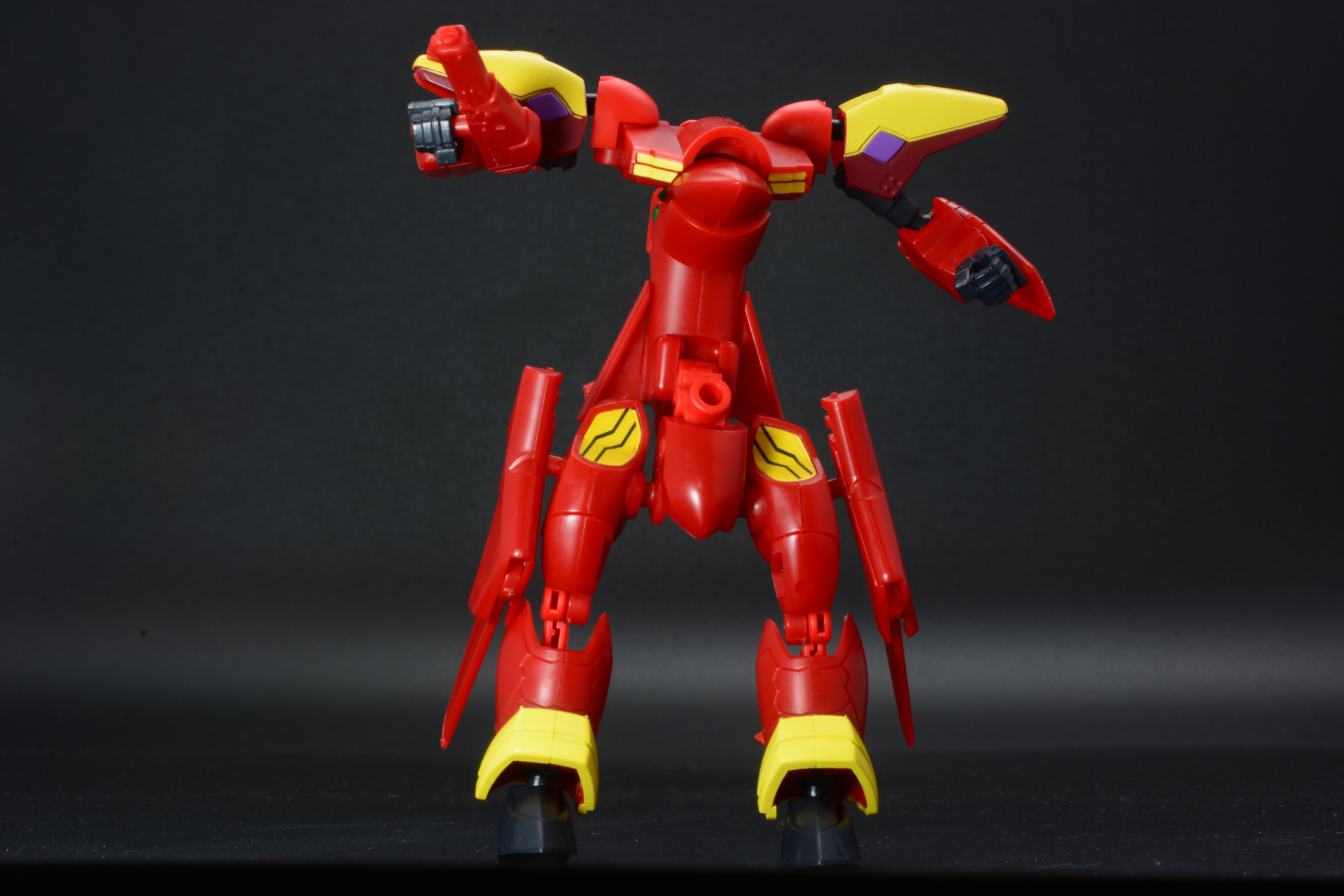 下半身を折り曲げるとプロポーションがしっかりする