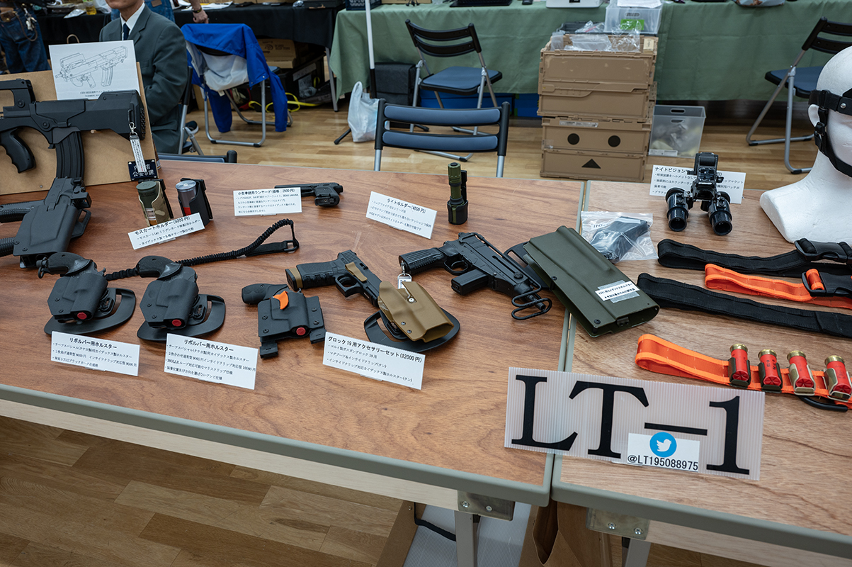 カイデックス(熱可塑性の合成樹脂)のホルスターやショットシェルホルダーを製作・販売するLT-1