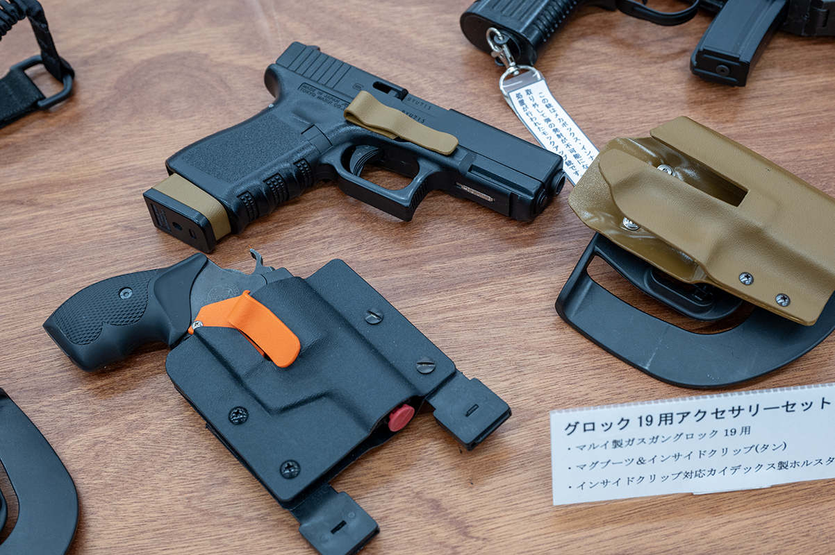 カイデックス製の装備は独特な雰囲気がある