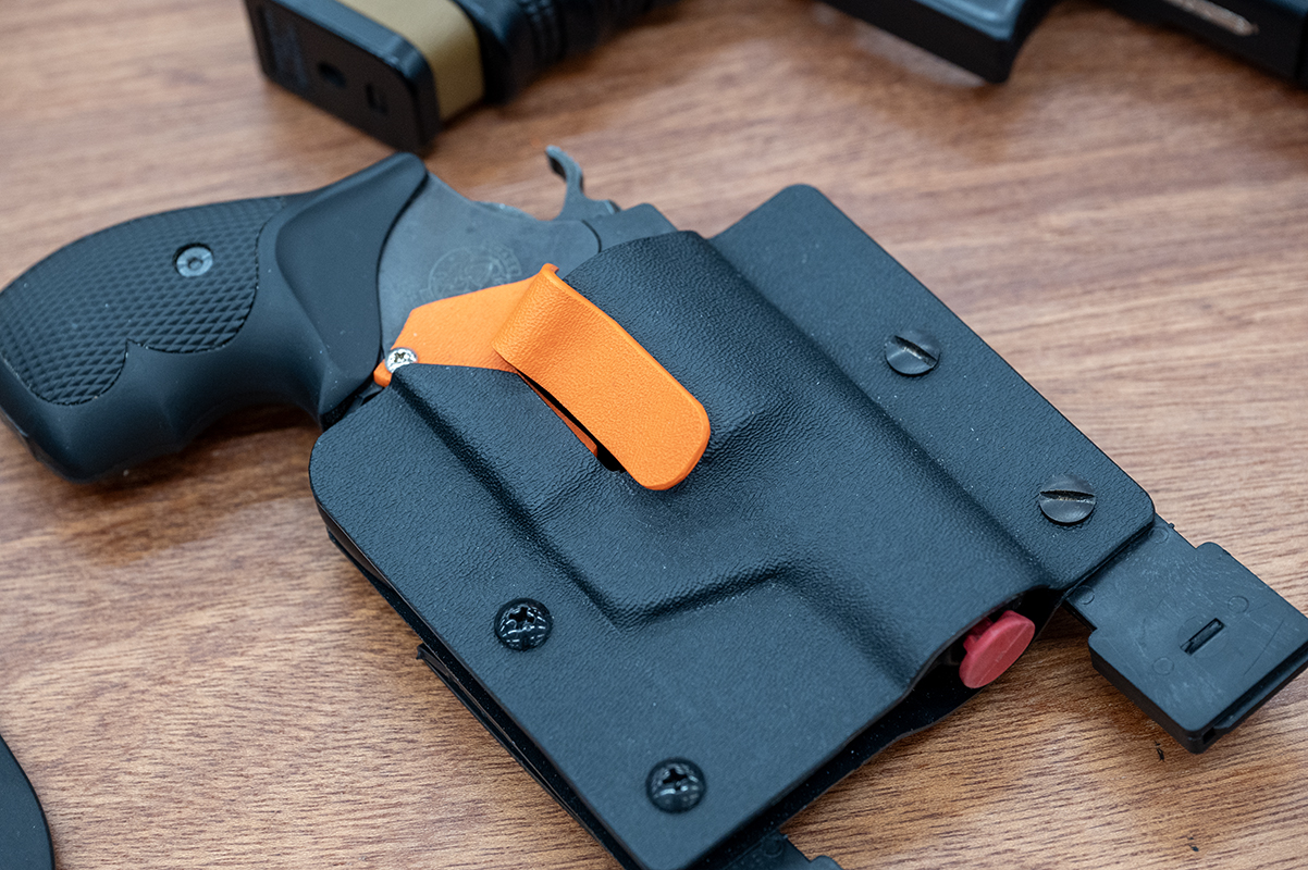 カイデックス製の装備は独特な雰囲気がある