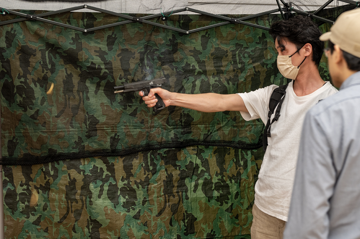 タニオコバのガバメントシリーズで、モデルガン発火体験