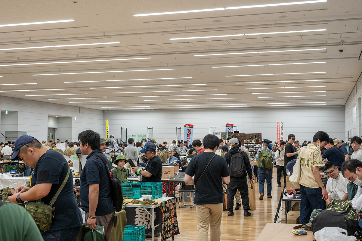 販売だけでなく、新商品の発表や、自身のコレクション展示など方向性は様々