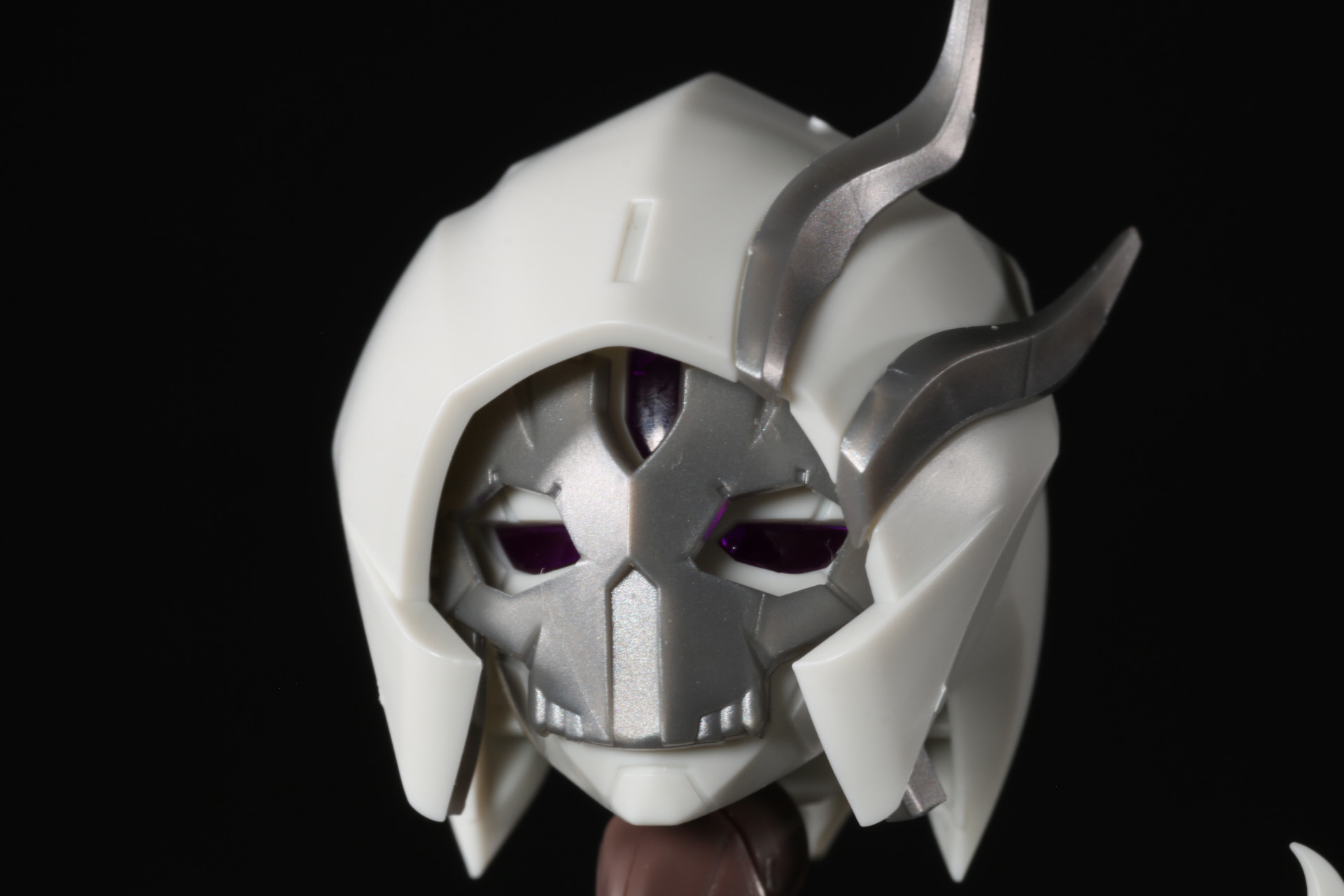 スカルマスクは取り外しが可能