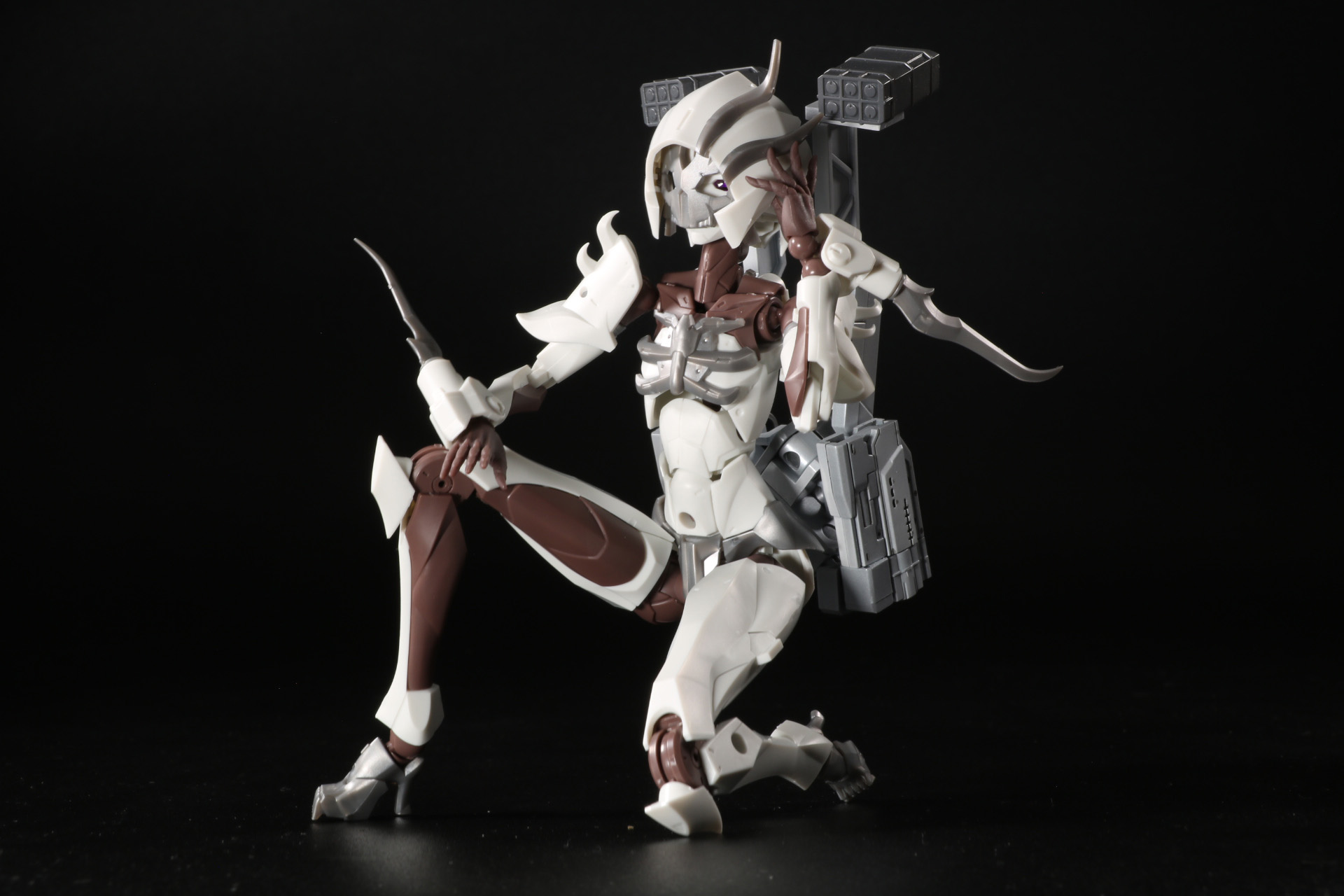 目標地点に到達。最小限の装備でミッションを遂行する