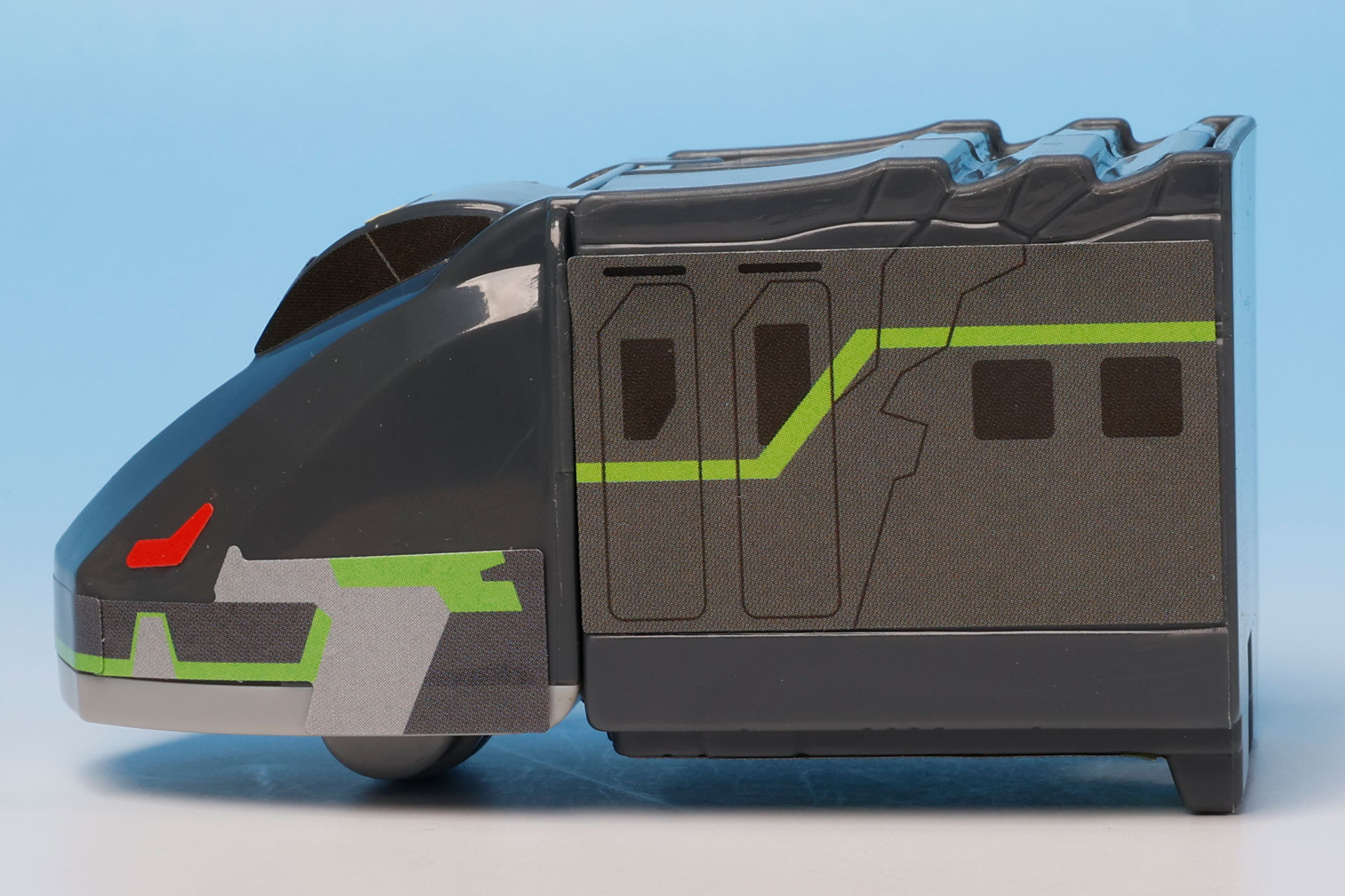 装飾の多くはシールで再現されている