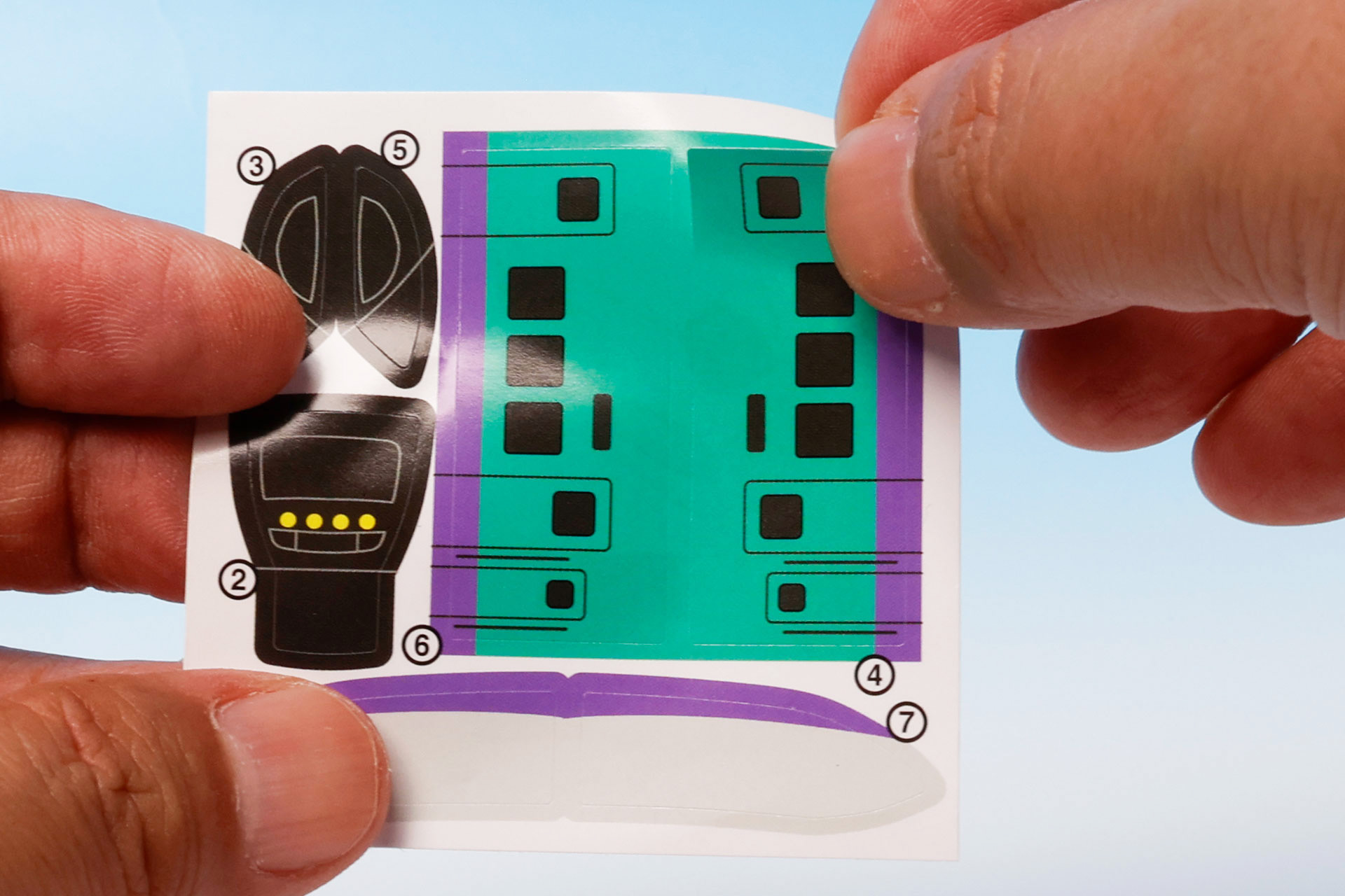 遊び始める前に、これらのシールを貼っていこう