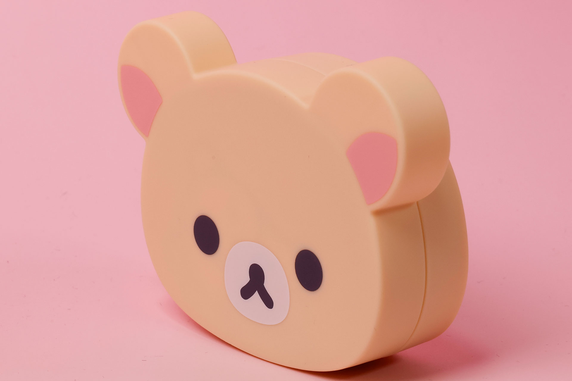 サイズもそれほど大きくなく持ち歩きやすい