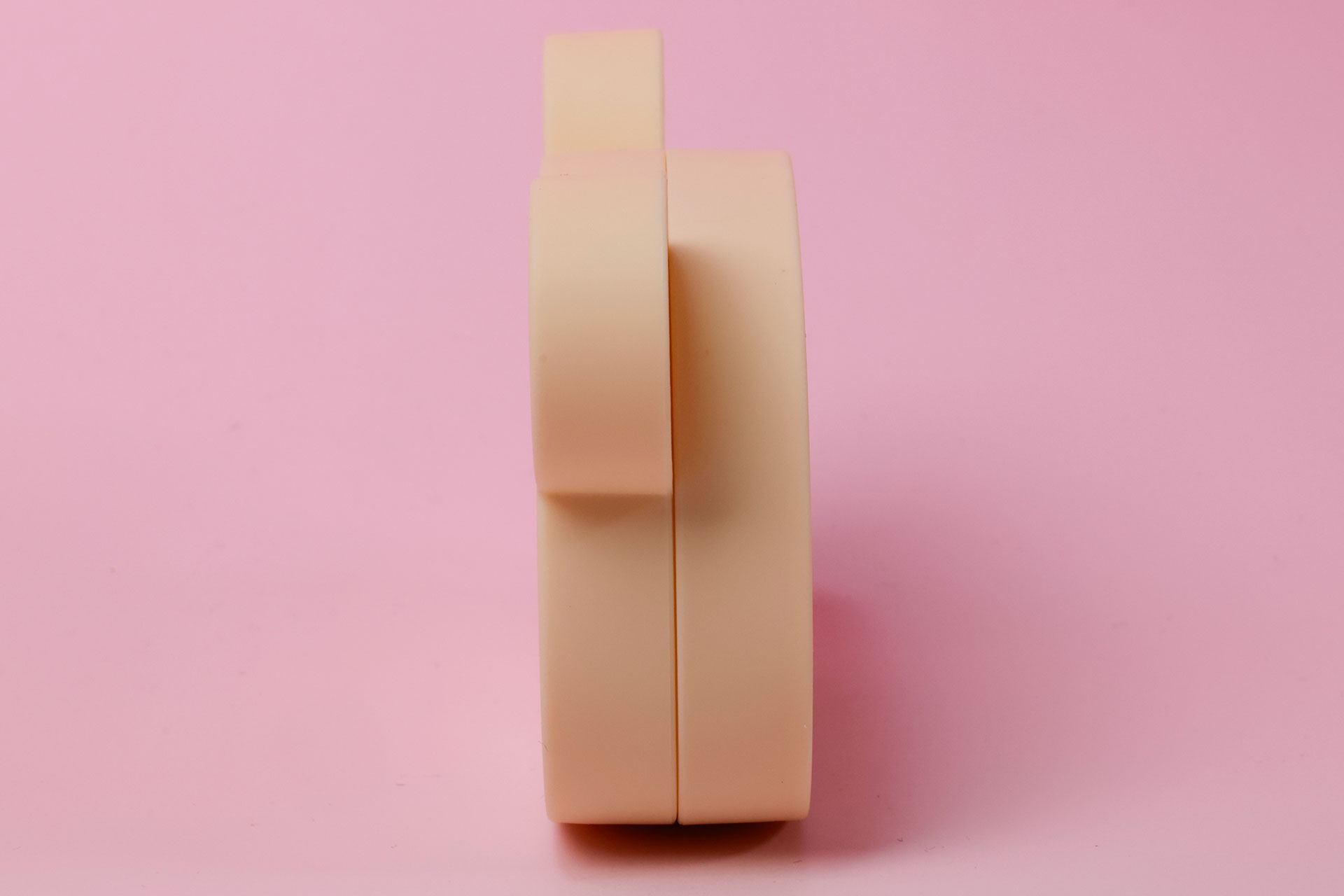 パズルのピースを入れておくのにぴったりな厚み