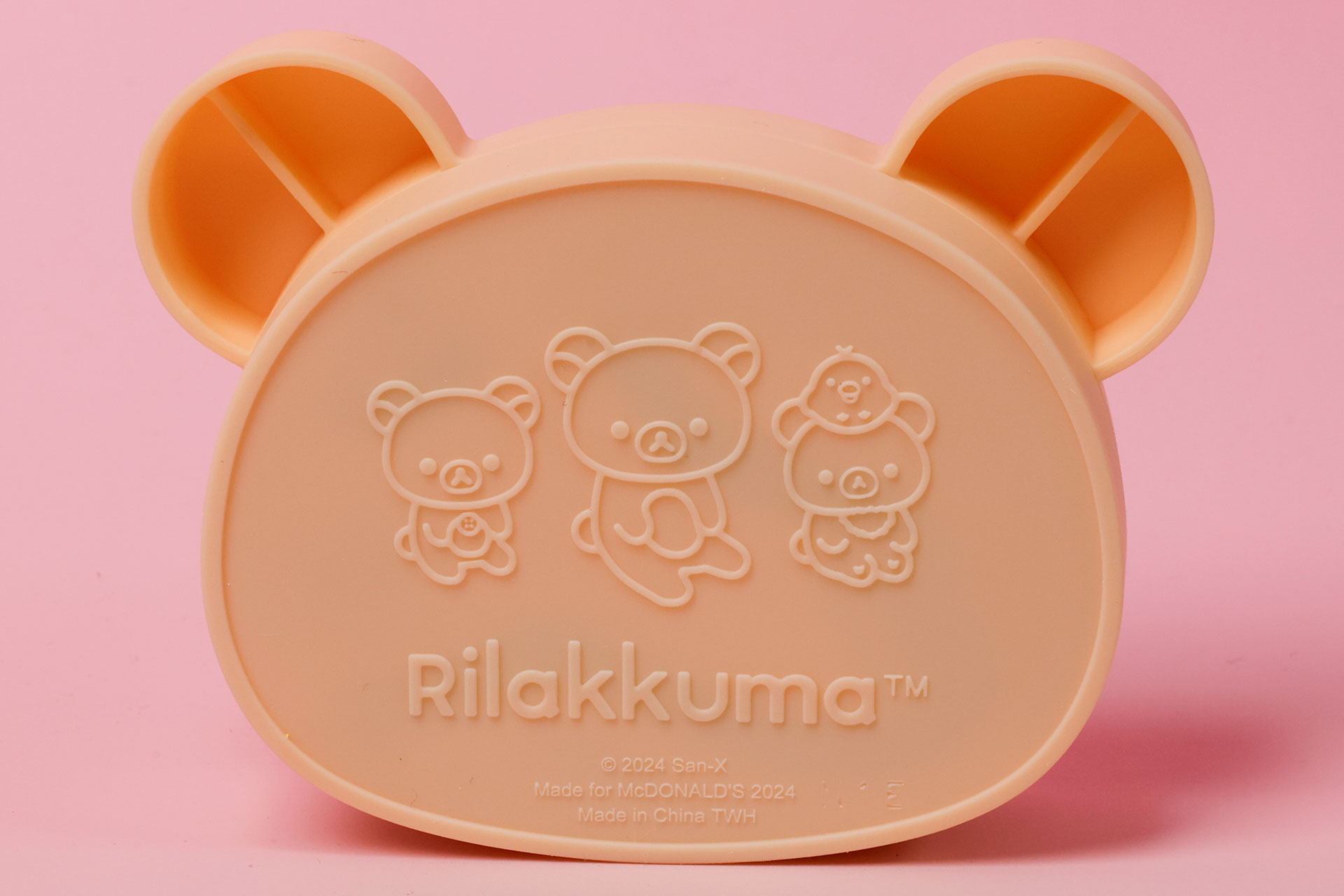 ケースの裏面の図柄もキュート！