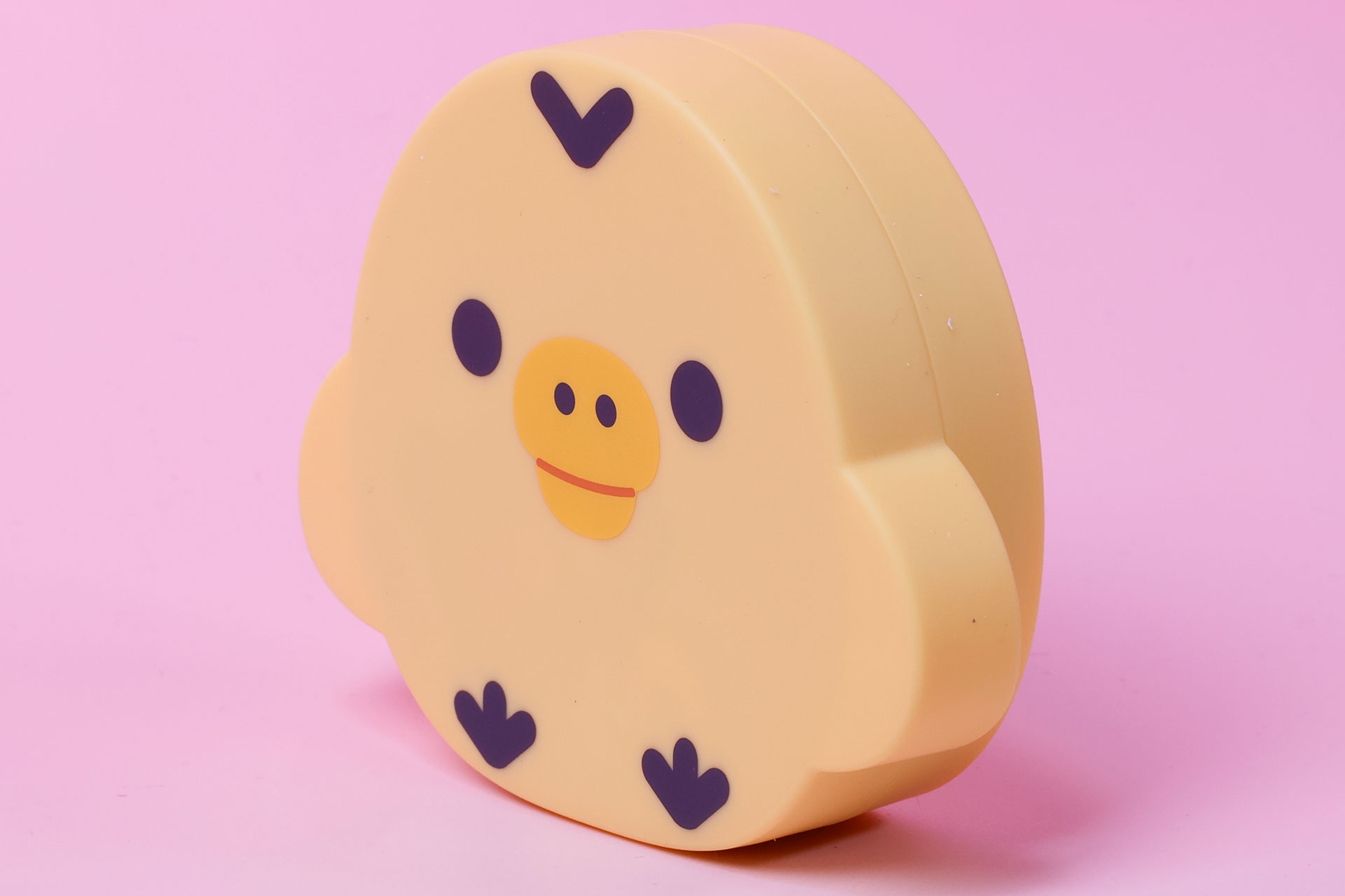 ケース自体もキイロイトリの形に作られている