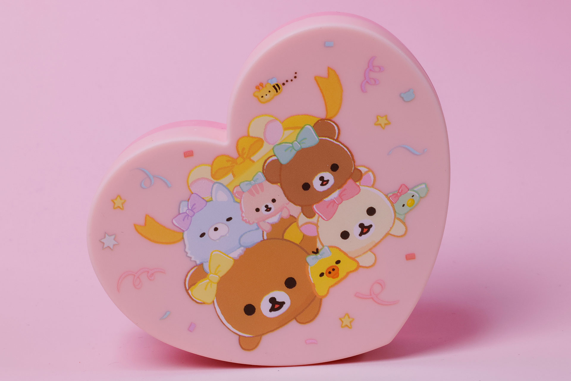 ケースはハートの形になっている