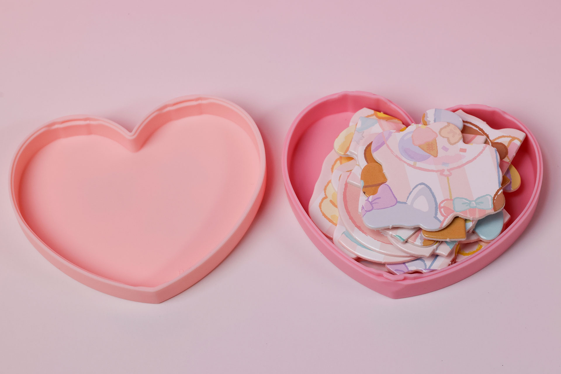 「リラックマのにこにこハート」のケースを開けたところ