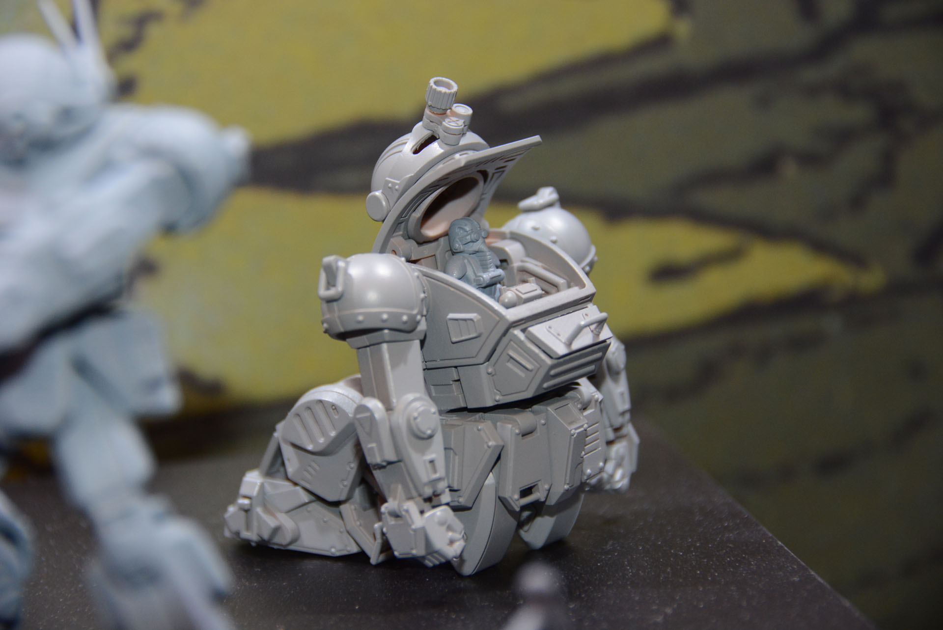 1/48の小サイズでありながらコクピット内部まで精密に再現するという。他のATもぜひ商品化して欲しい