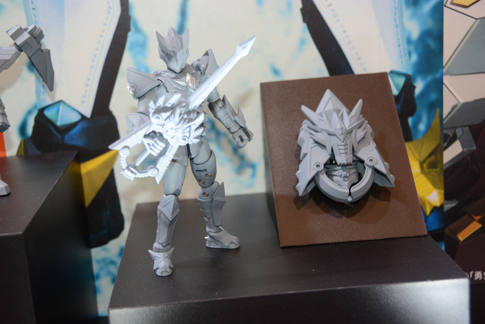 変身アイテムがアーマーになるオリジナルギミック