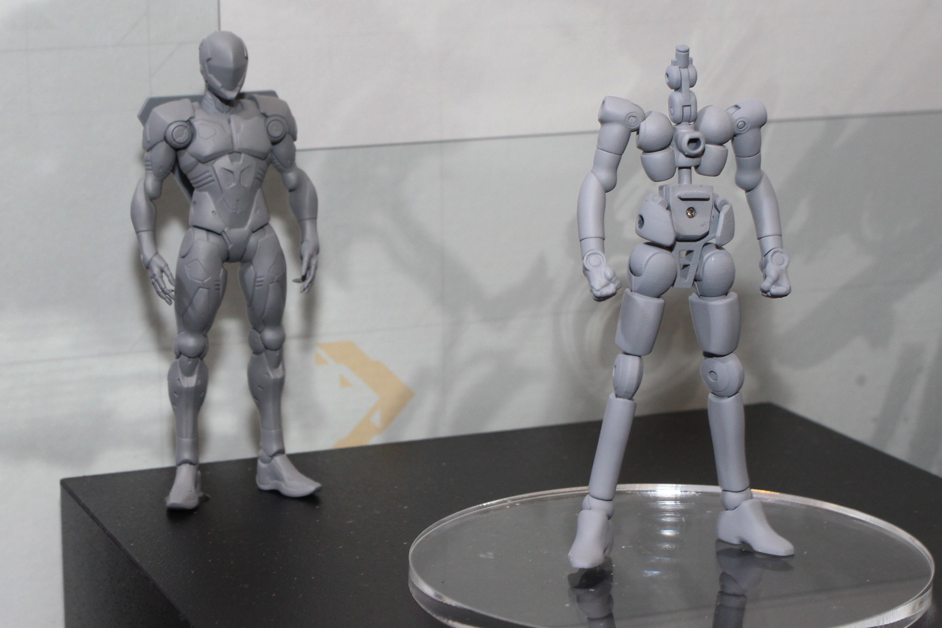 素体らしきフィギュアも展示。可動もかなり優秀なことが予想できる